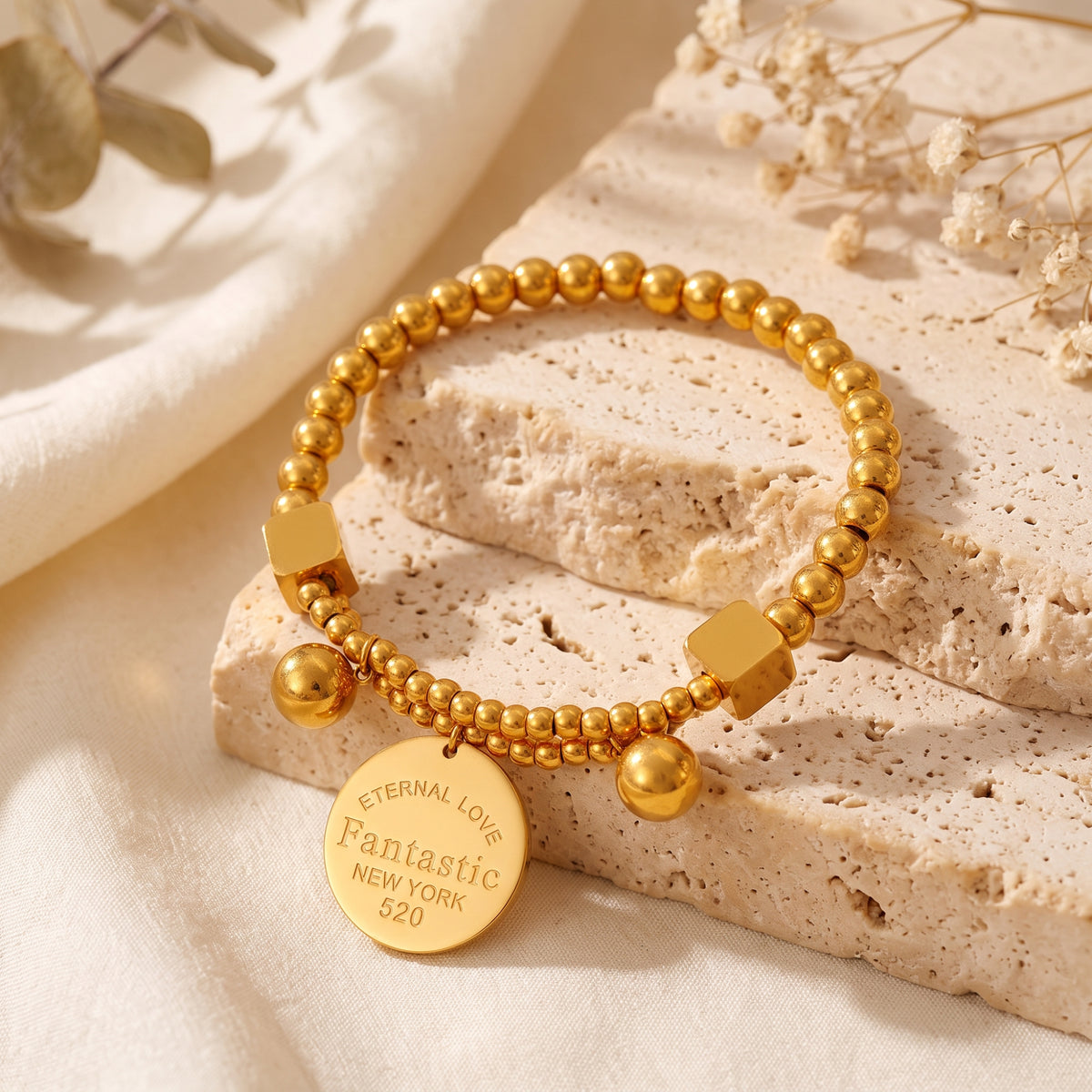 Das Armband „Ewige Scheibe“ mit Perlen
