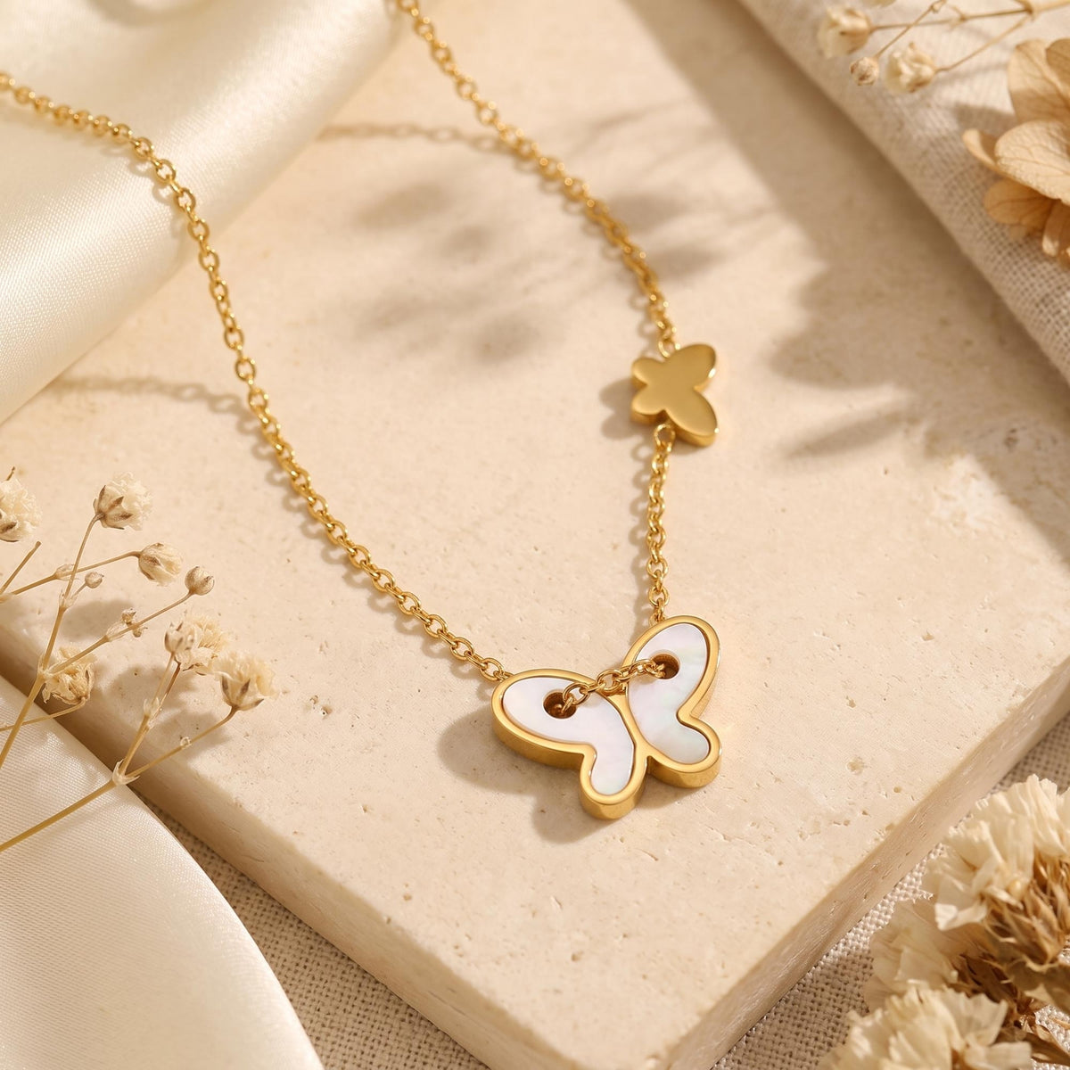 Le collier papillon
