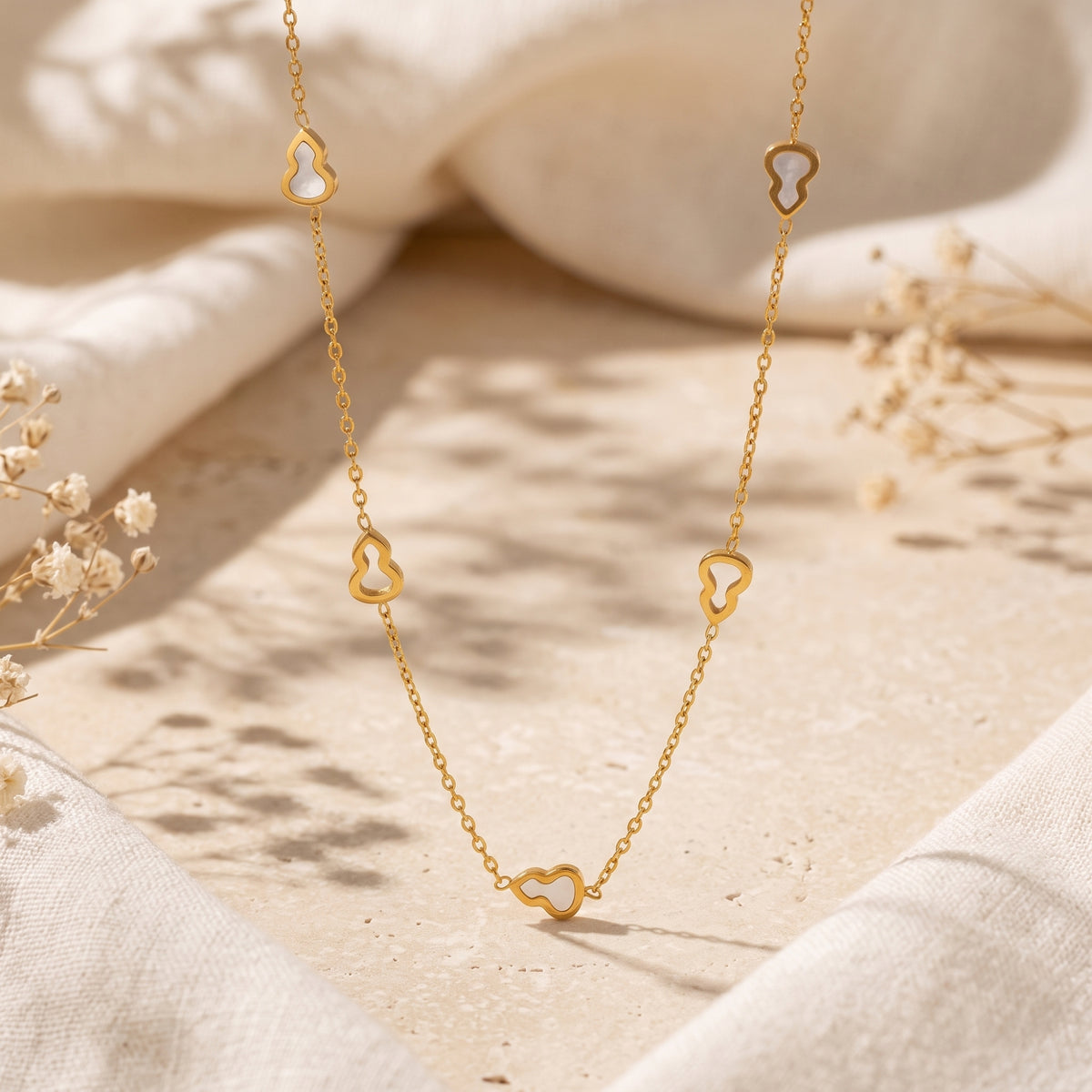 Le collier citrouille incrustée