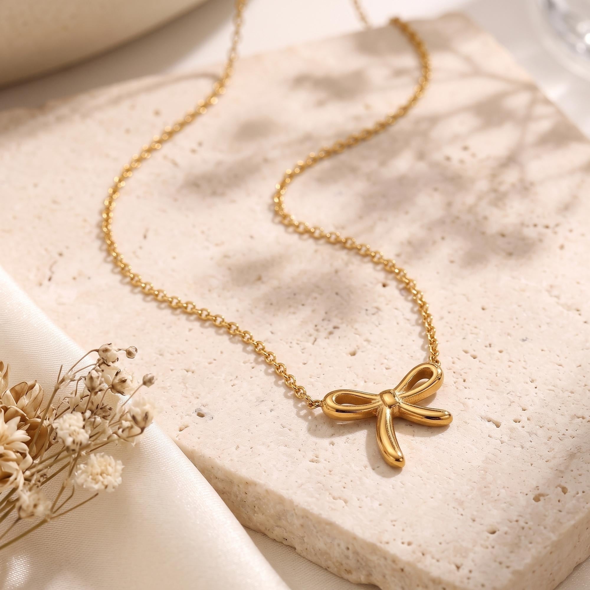 The Belle Bow Necklace