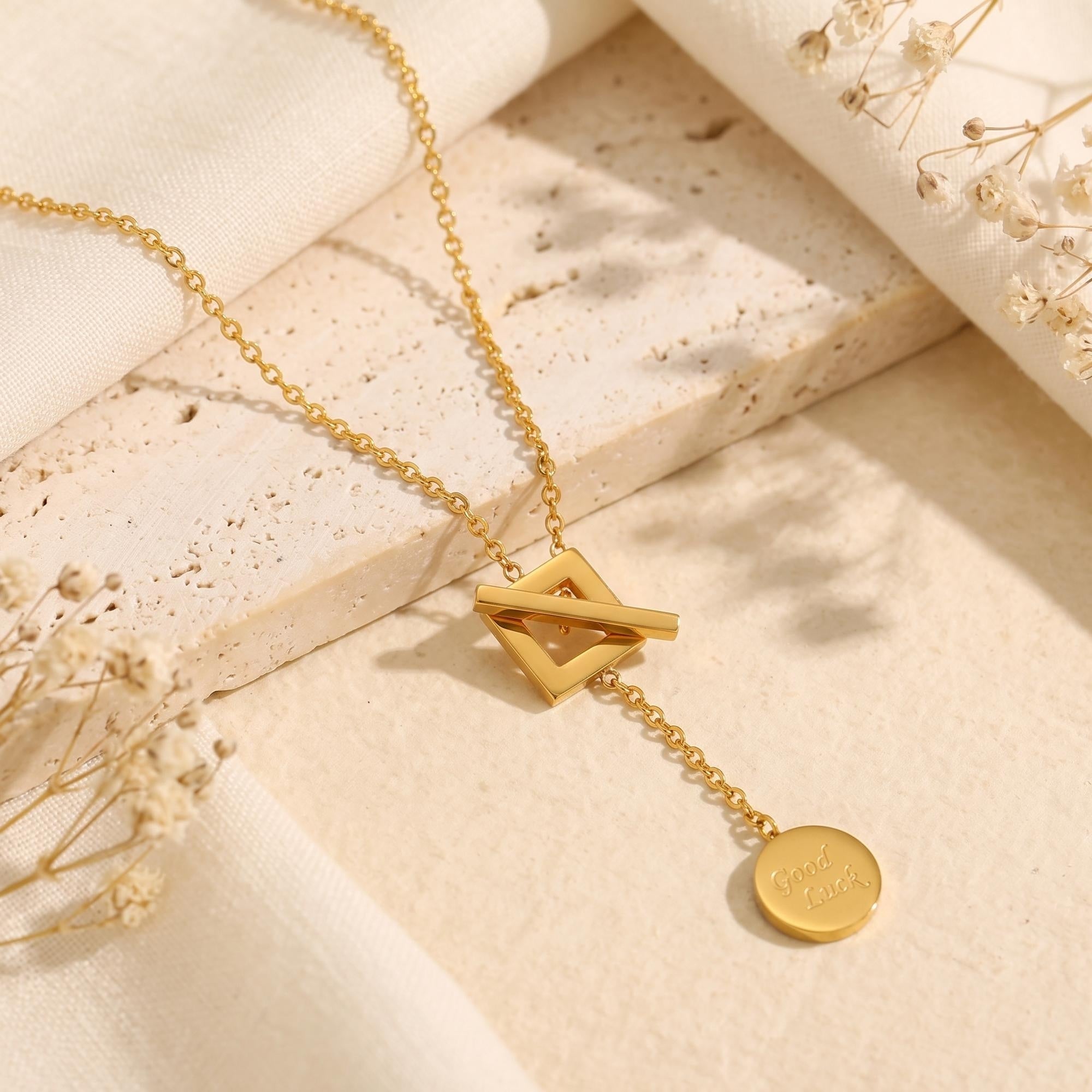 Le collier lariat à fermoir toggle Fortuna
