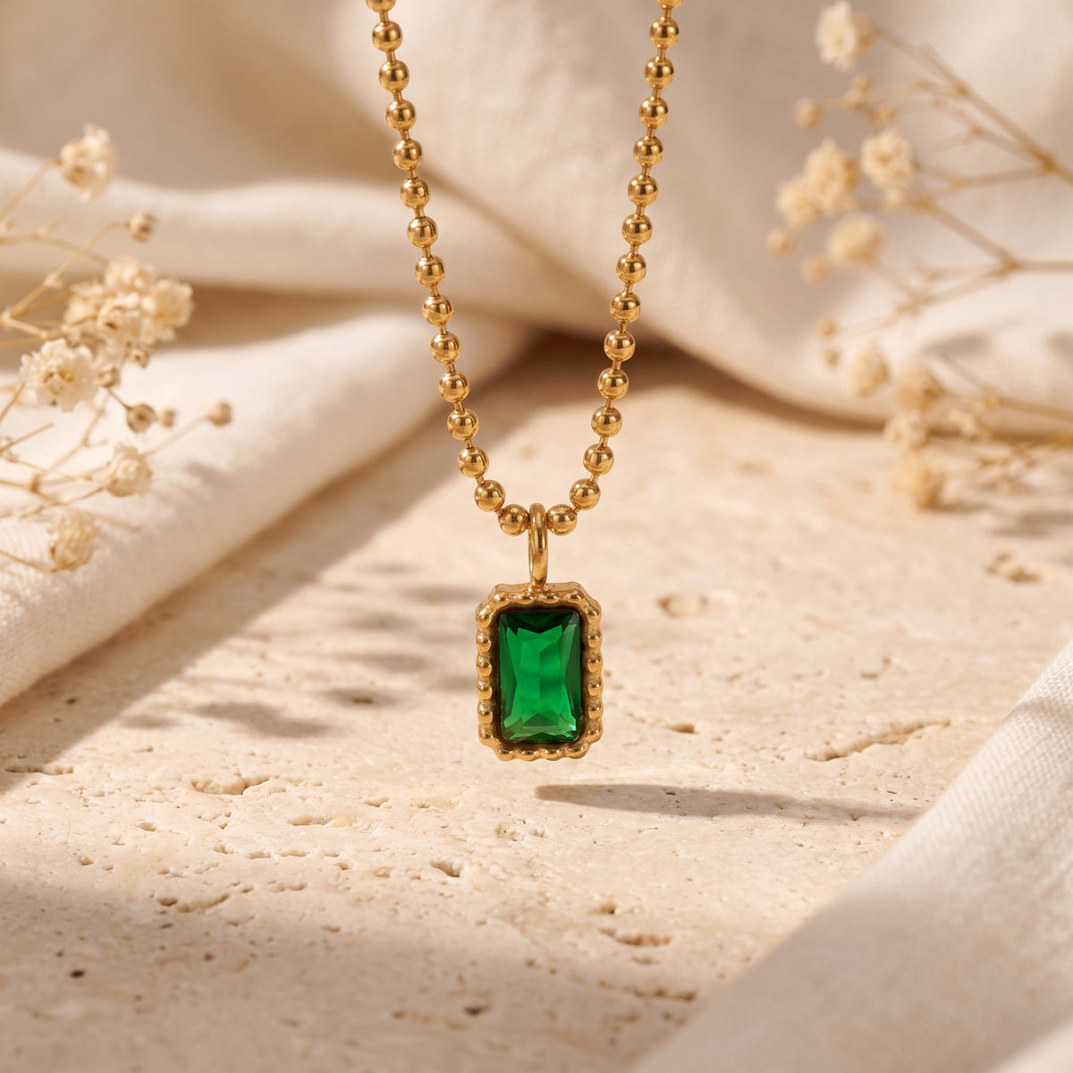 The Emerald Beaded Pendant Necklace