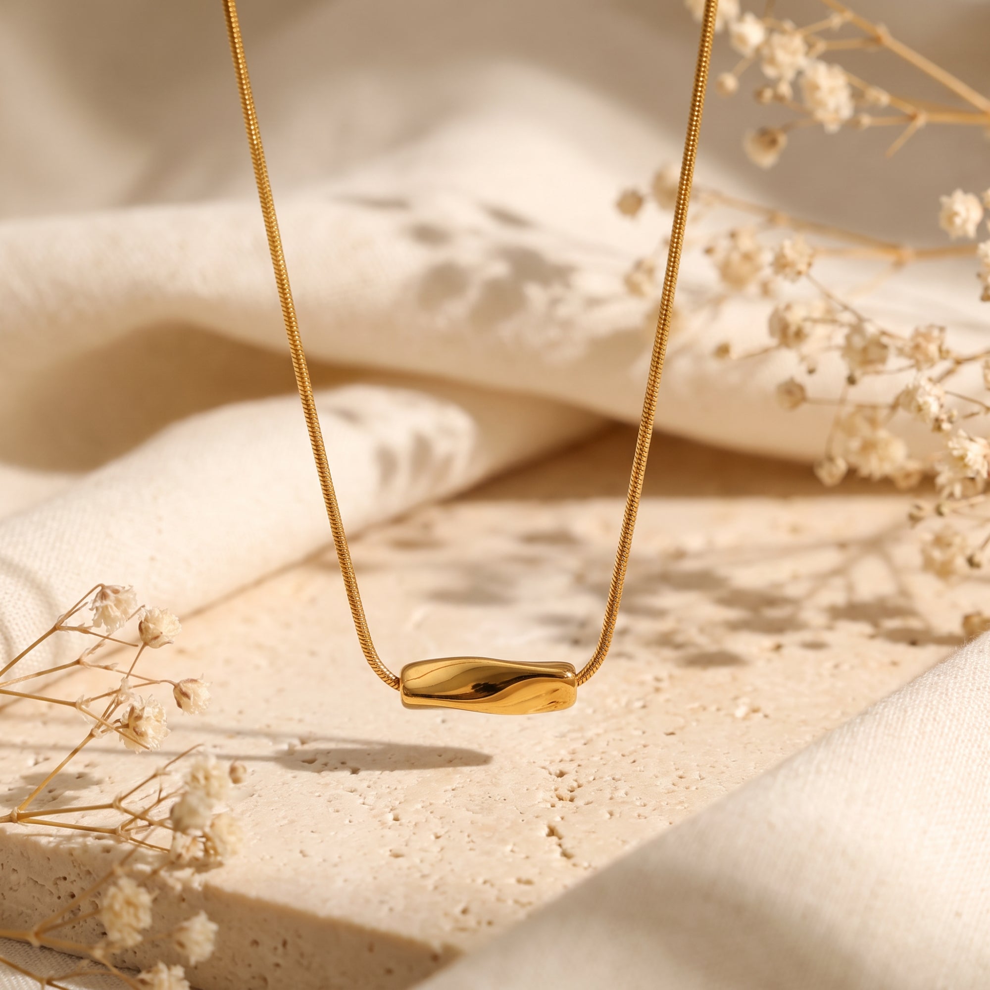 The Aurelia Wave Necklace