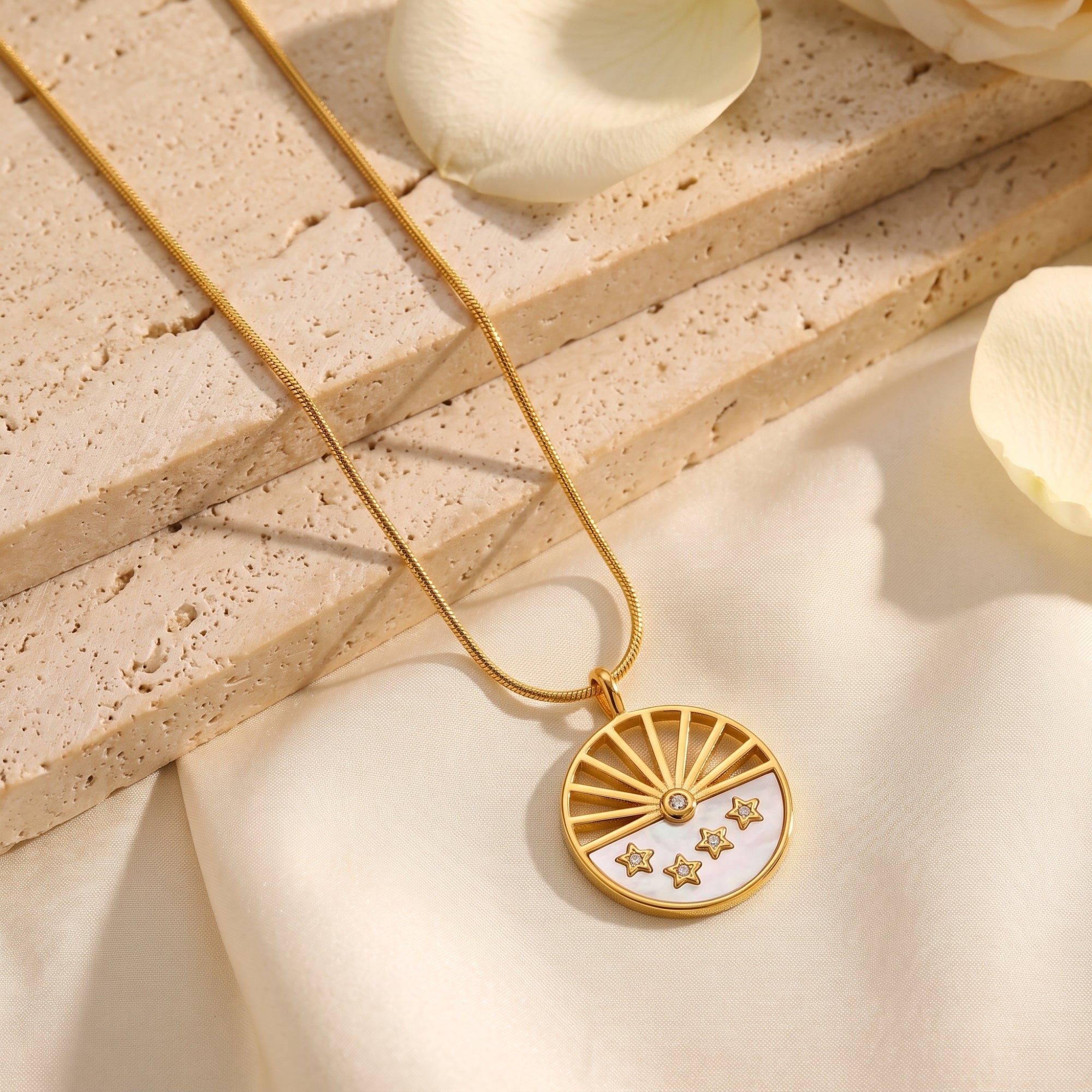 Le collier Celestial Sunburst