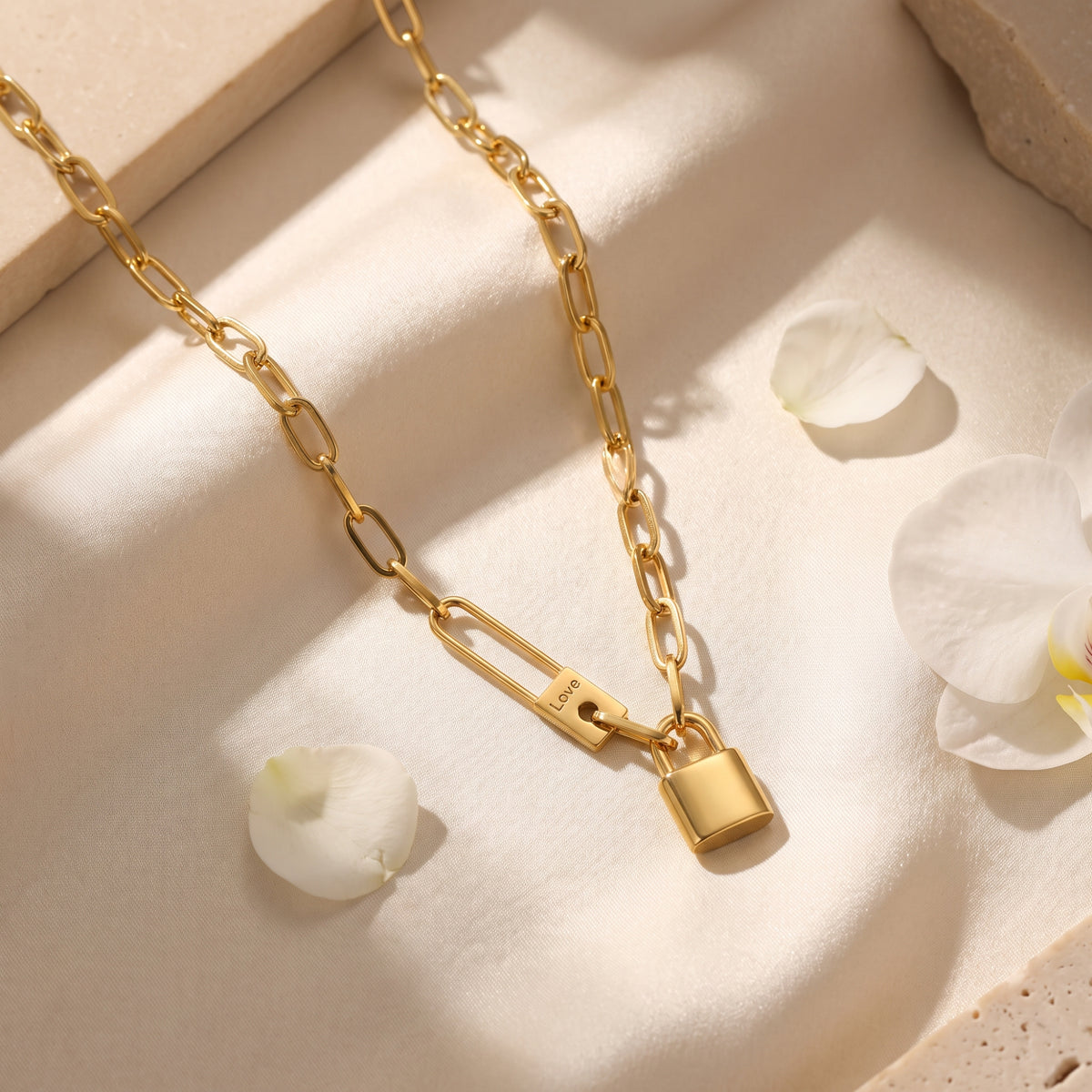Le collier cadenas Love