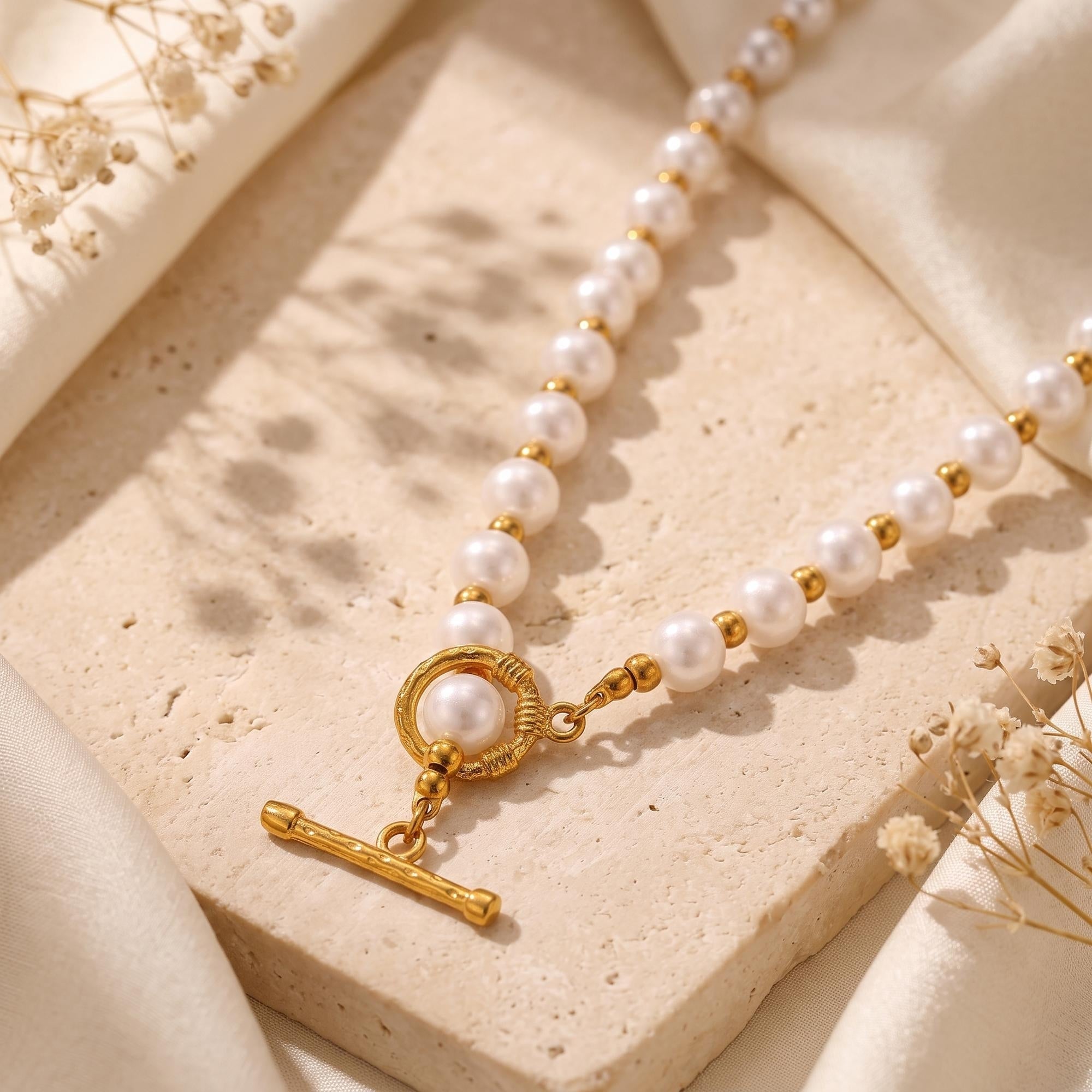 The Solis Pearl Toggle Necklace