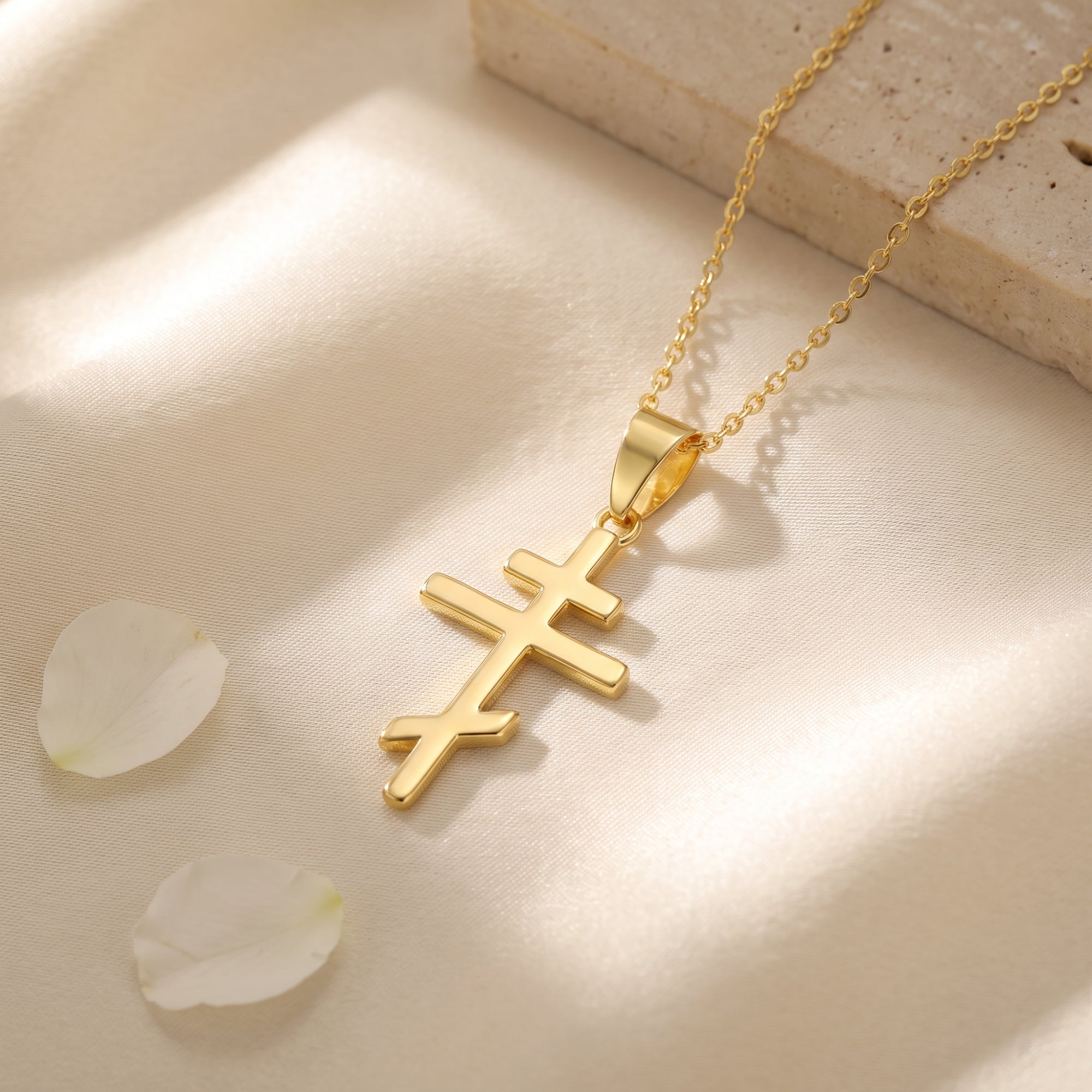 Die byzantinische Halskette mit östlichem Kreuz