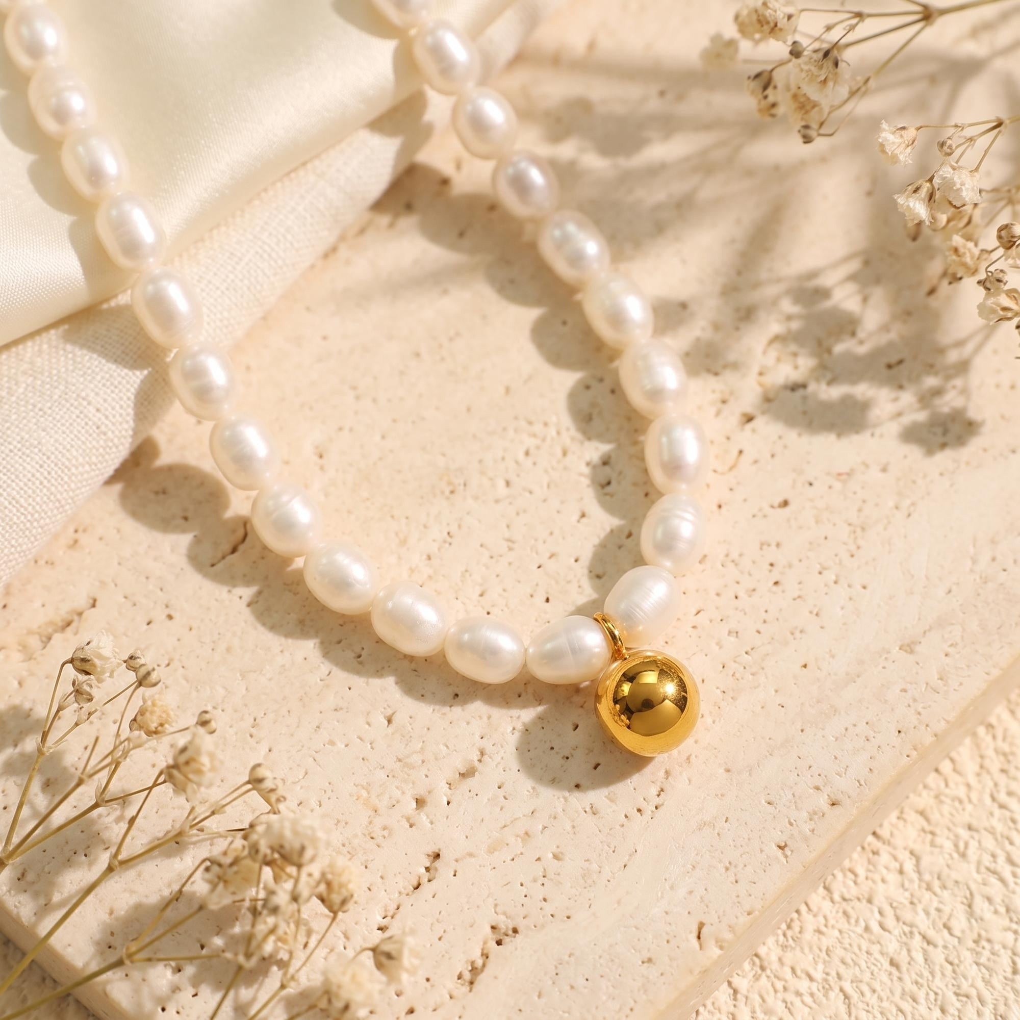 The Aurelia Pearl Necklace