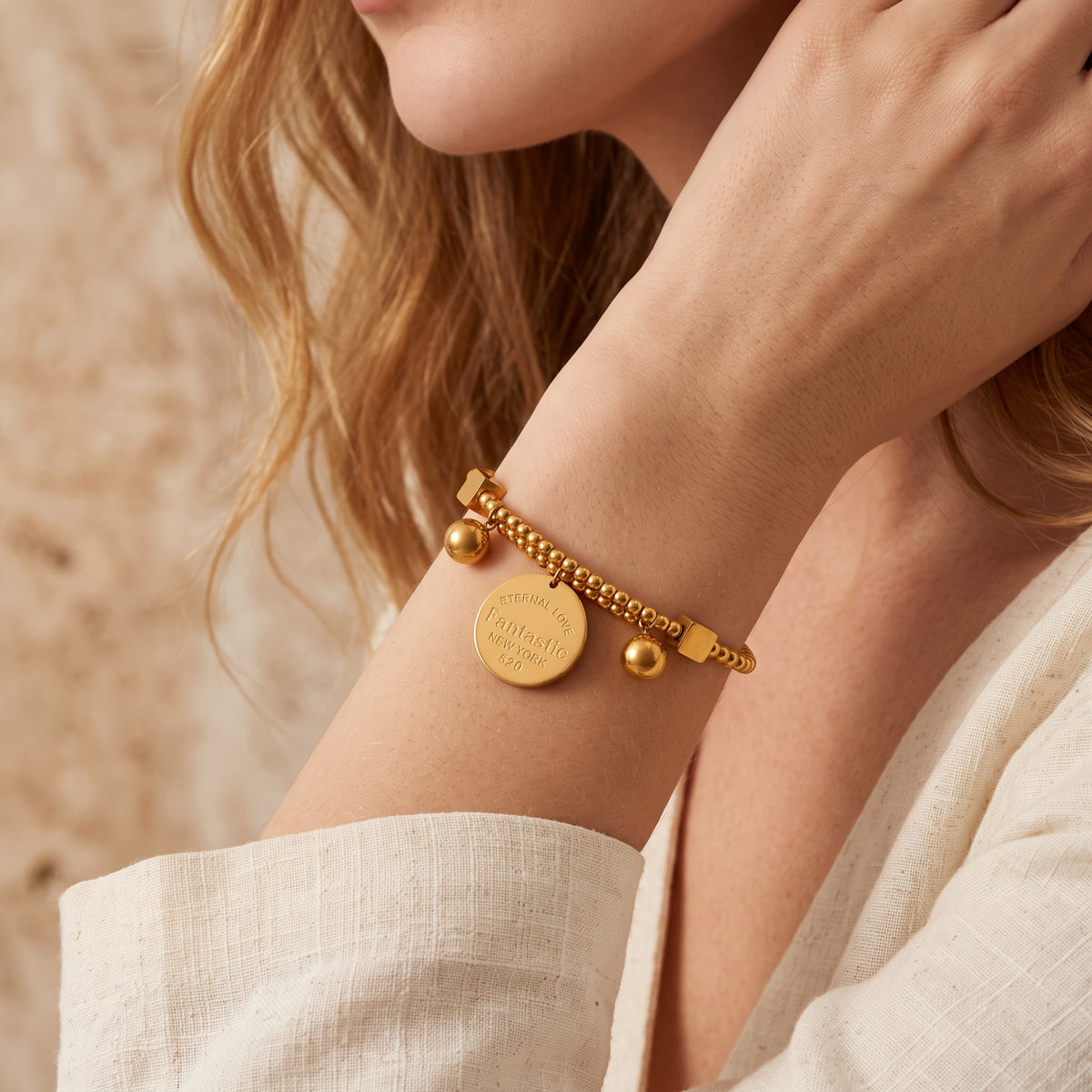 Das Armband „Ewige Scheibe“ mit Perlen