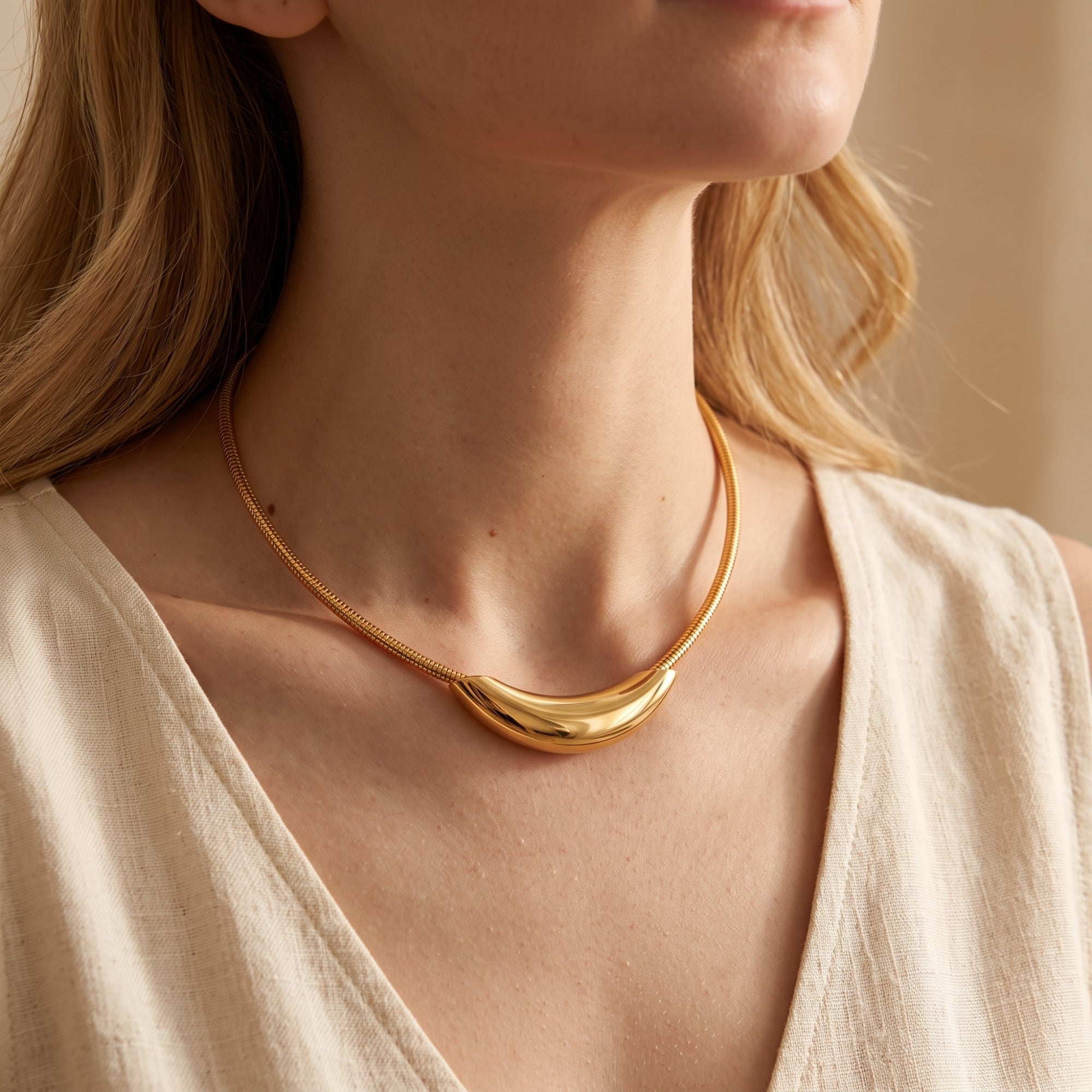 The Curved Crescent Collar Necklace