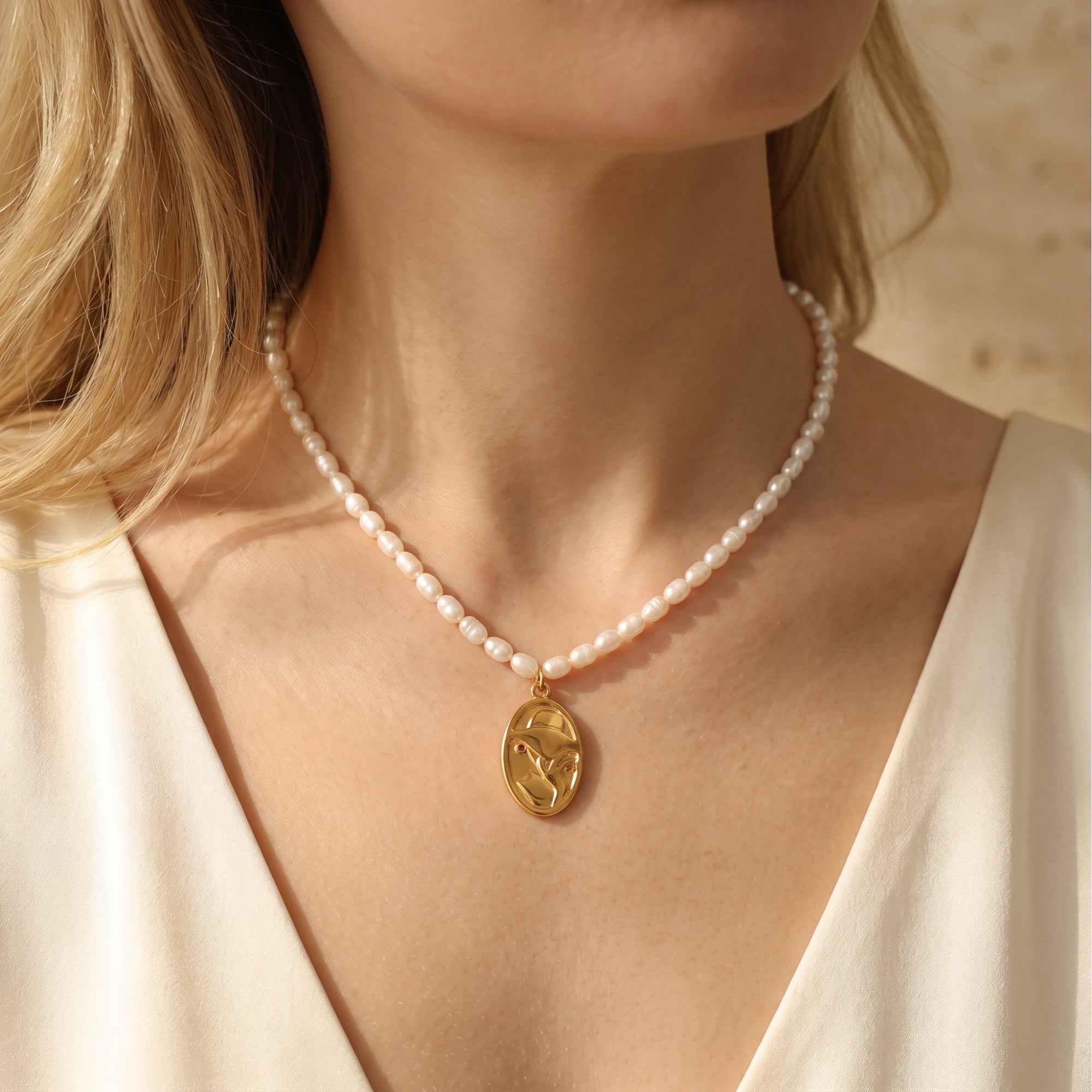 The Muse Pearl Profile Necklace