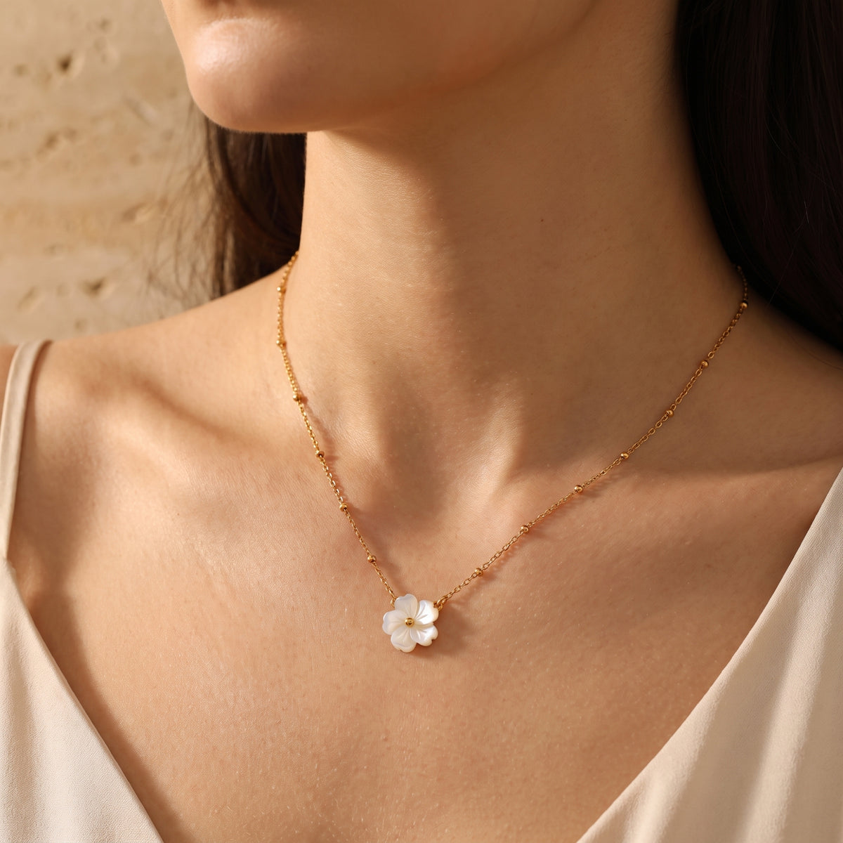 Le collier floral à maillons Carved
