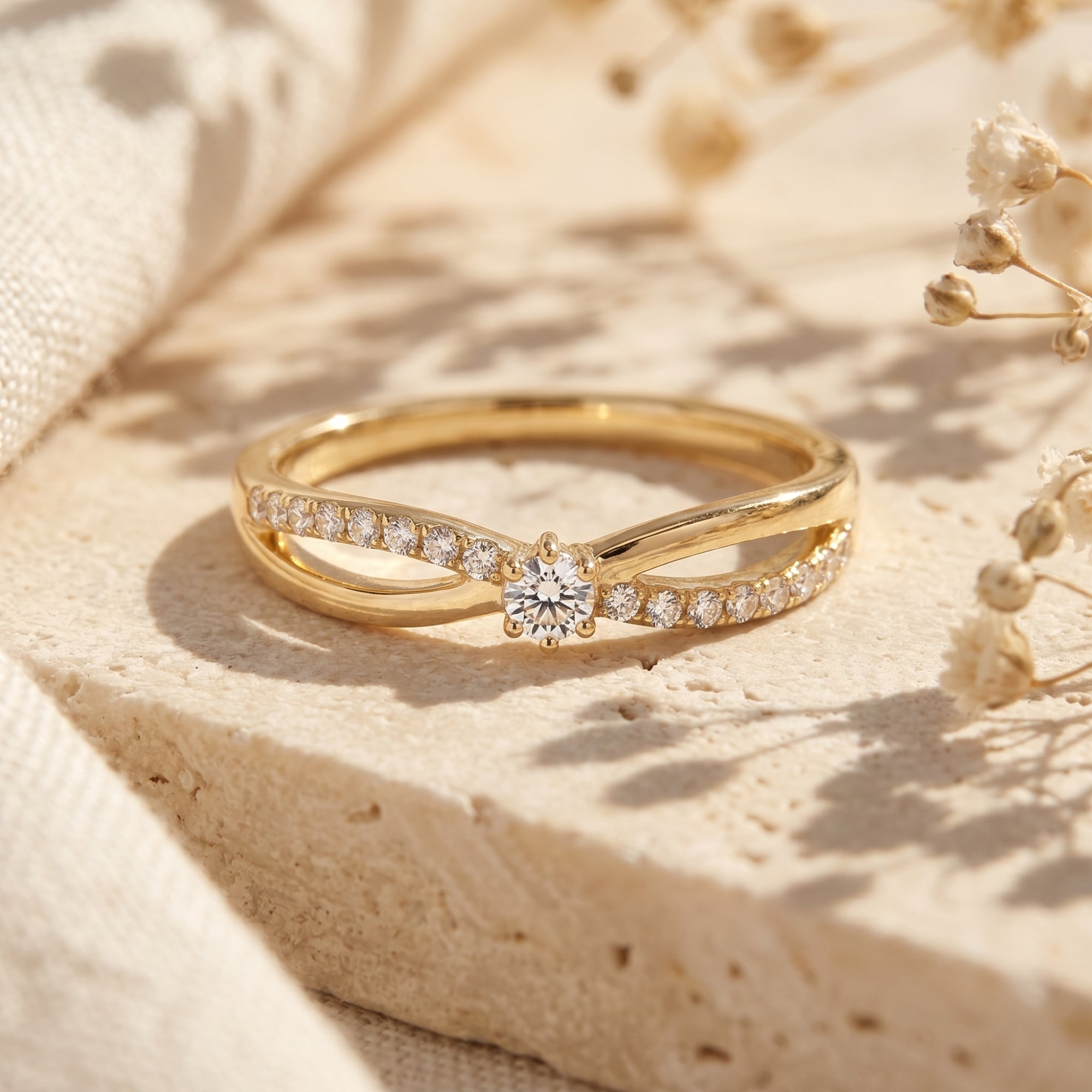 The Lyria Moissanite Ring