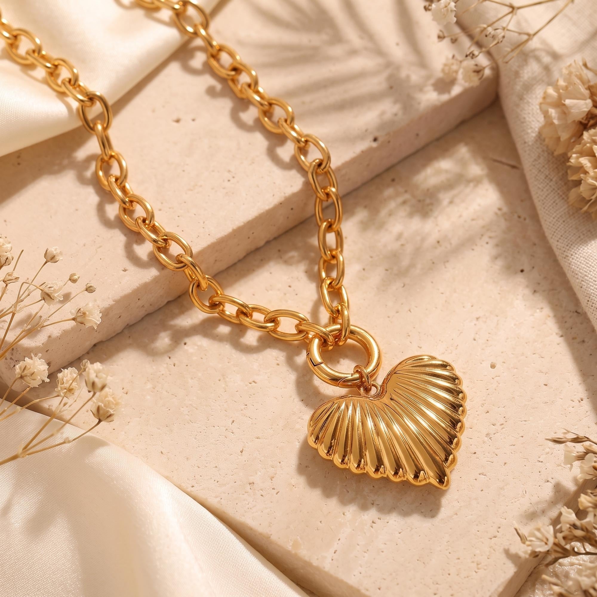 The Verona Heart Pendant Necklace