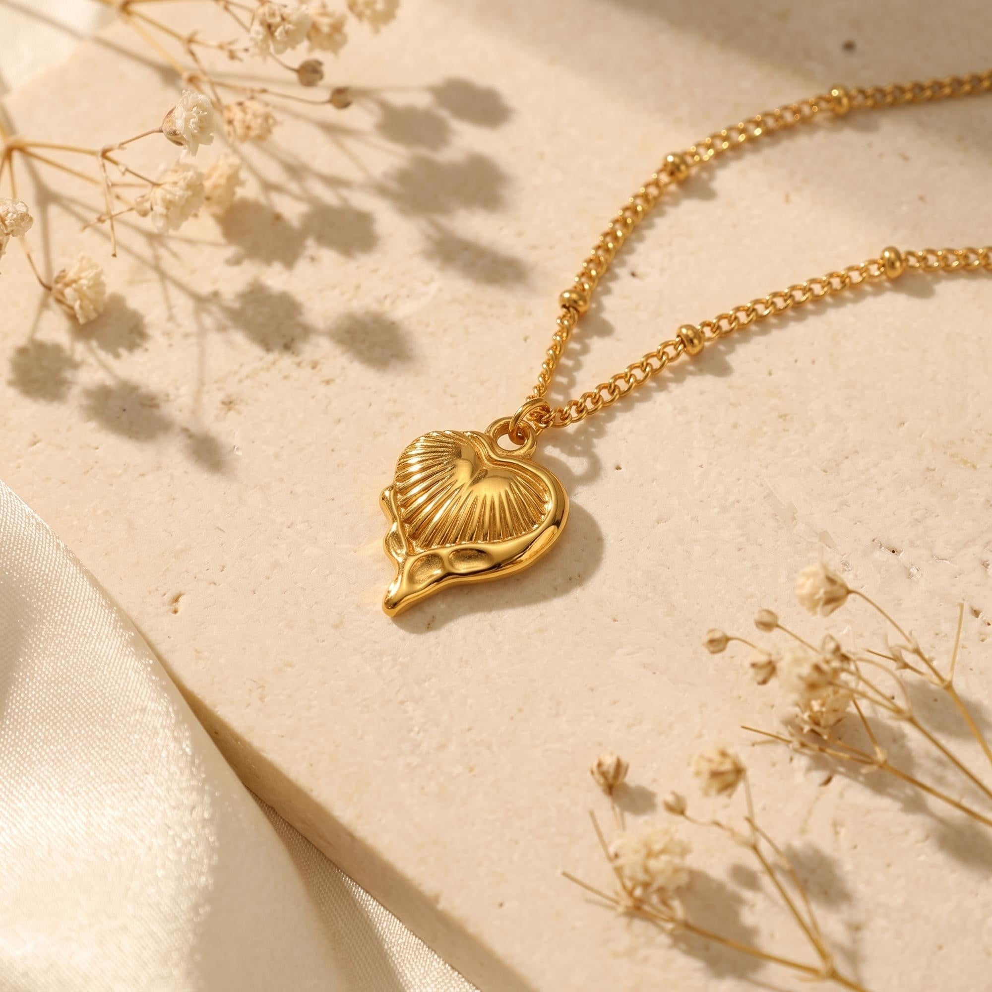The Fluted Heart Necklace