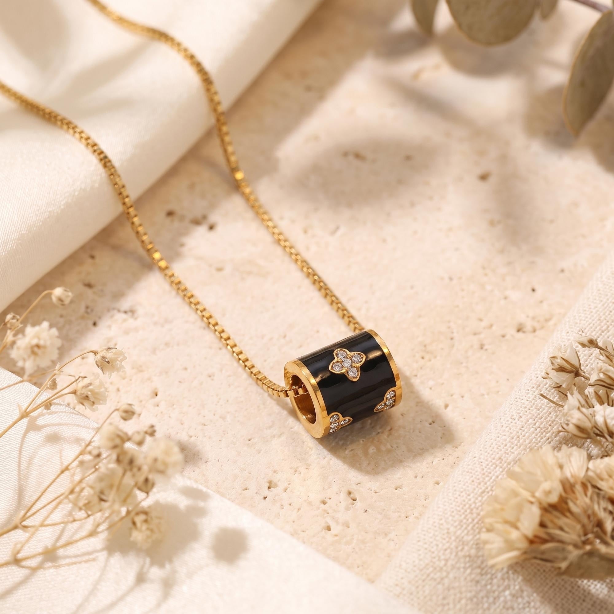 The Aurelia Barrel Pendant Necklace