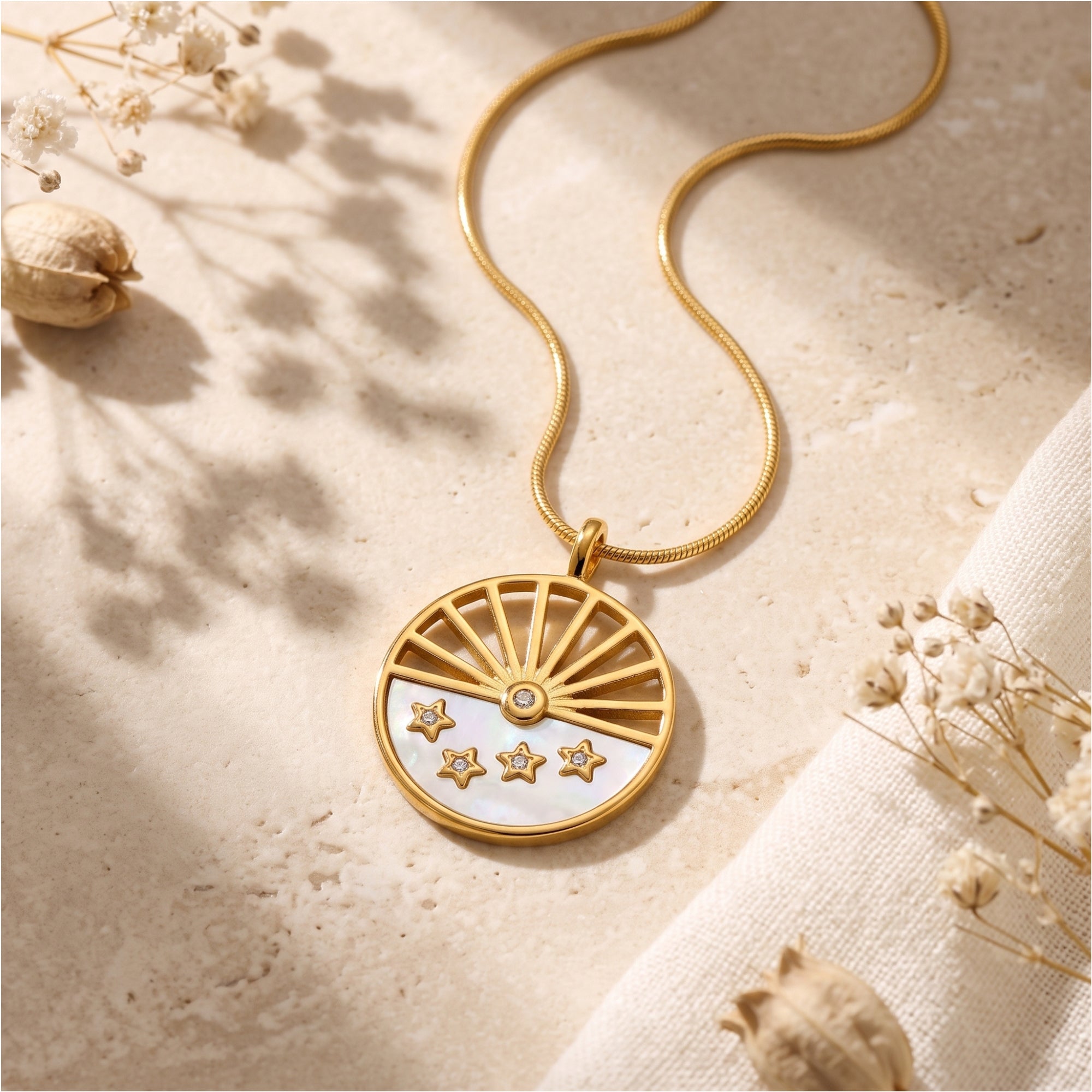 Le collier Celestial Sunburst