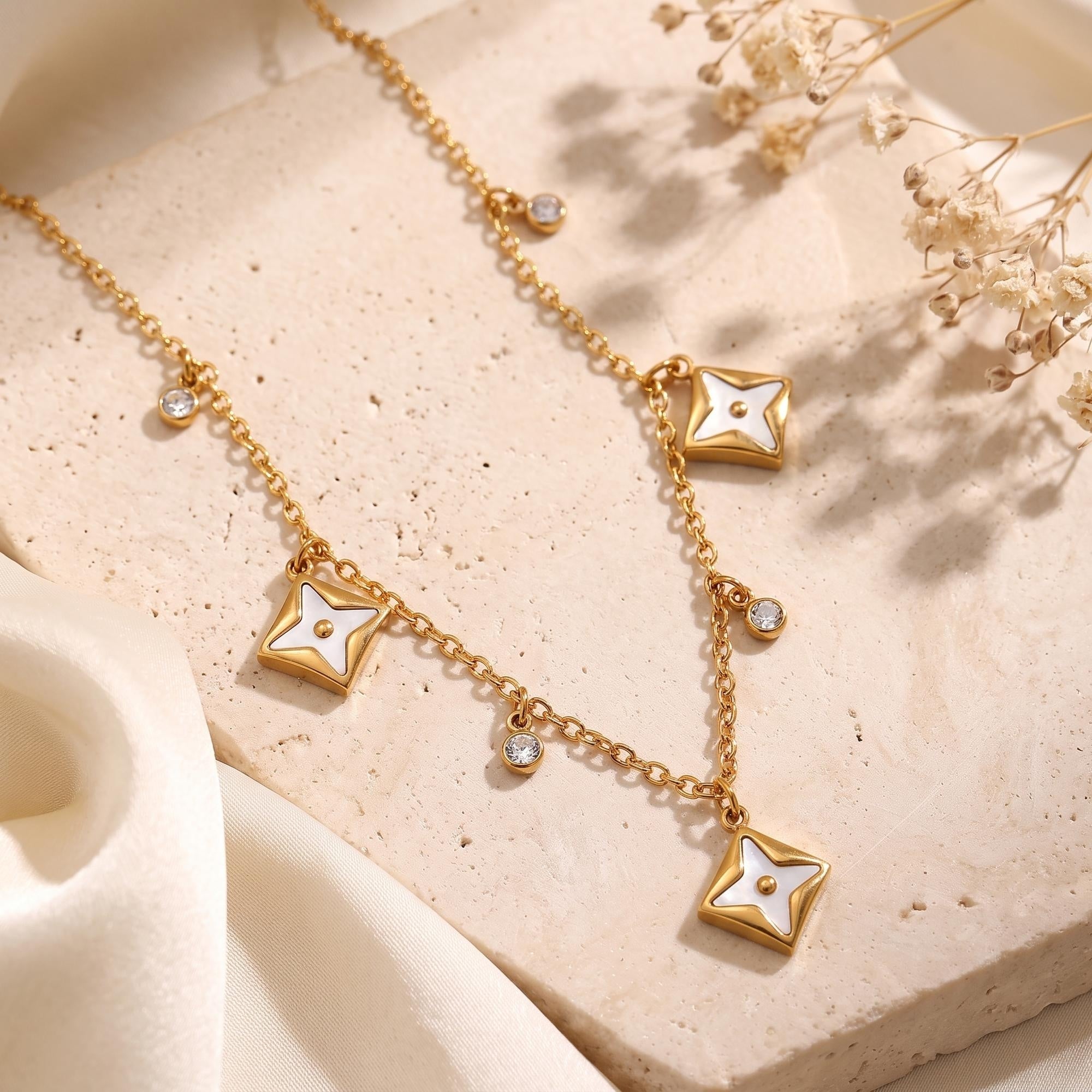The Solandra Necklace