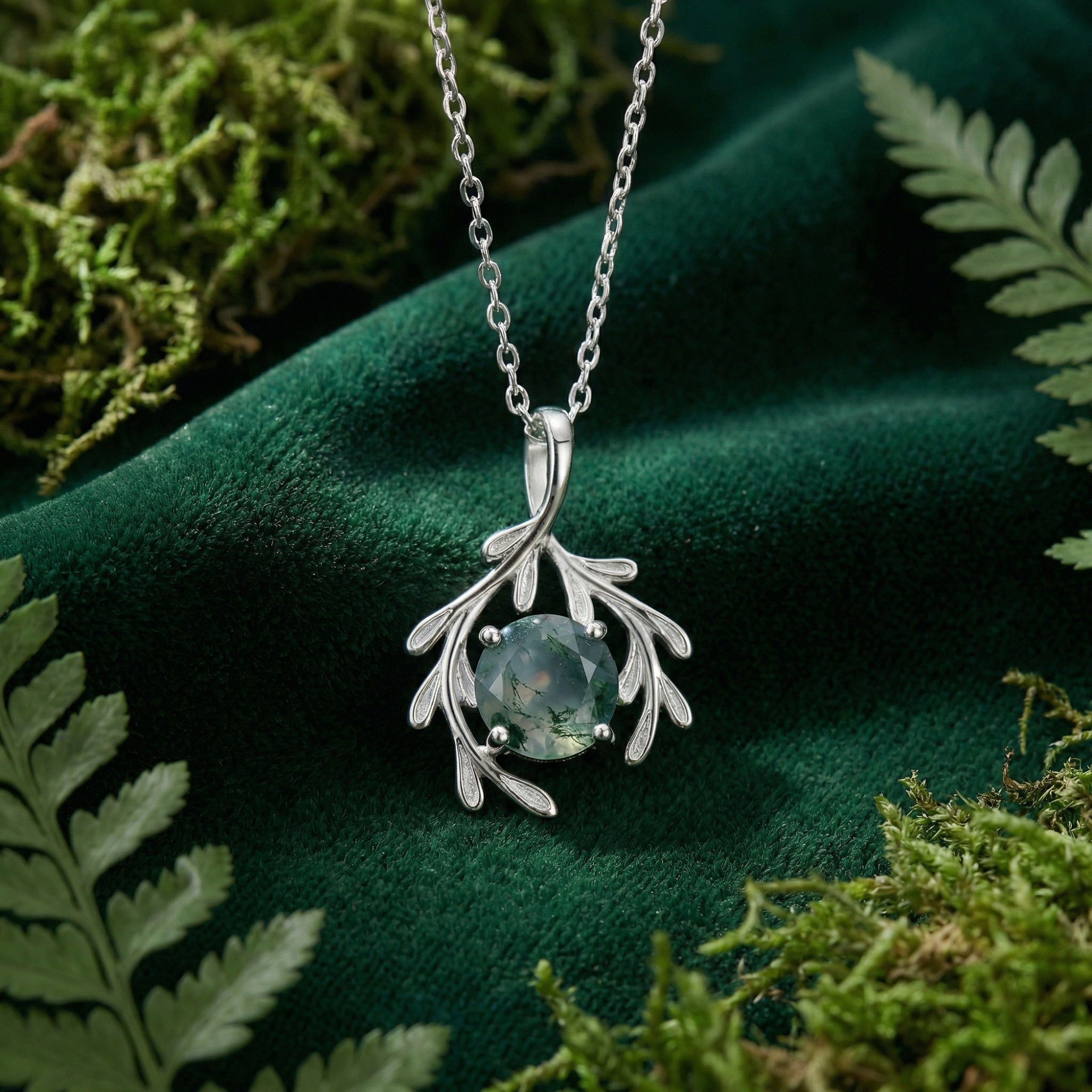 Botanical Embrace Halskette mit Anhänger aus natürlichem Moosachat – S925 Sterling Silber