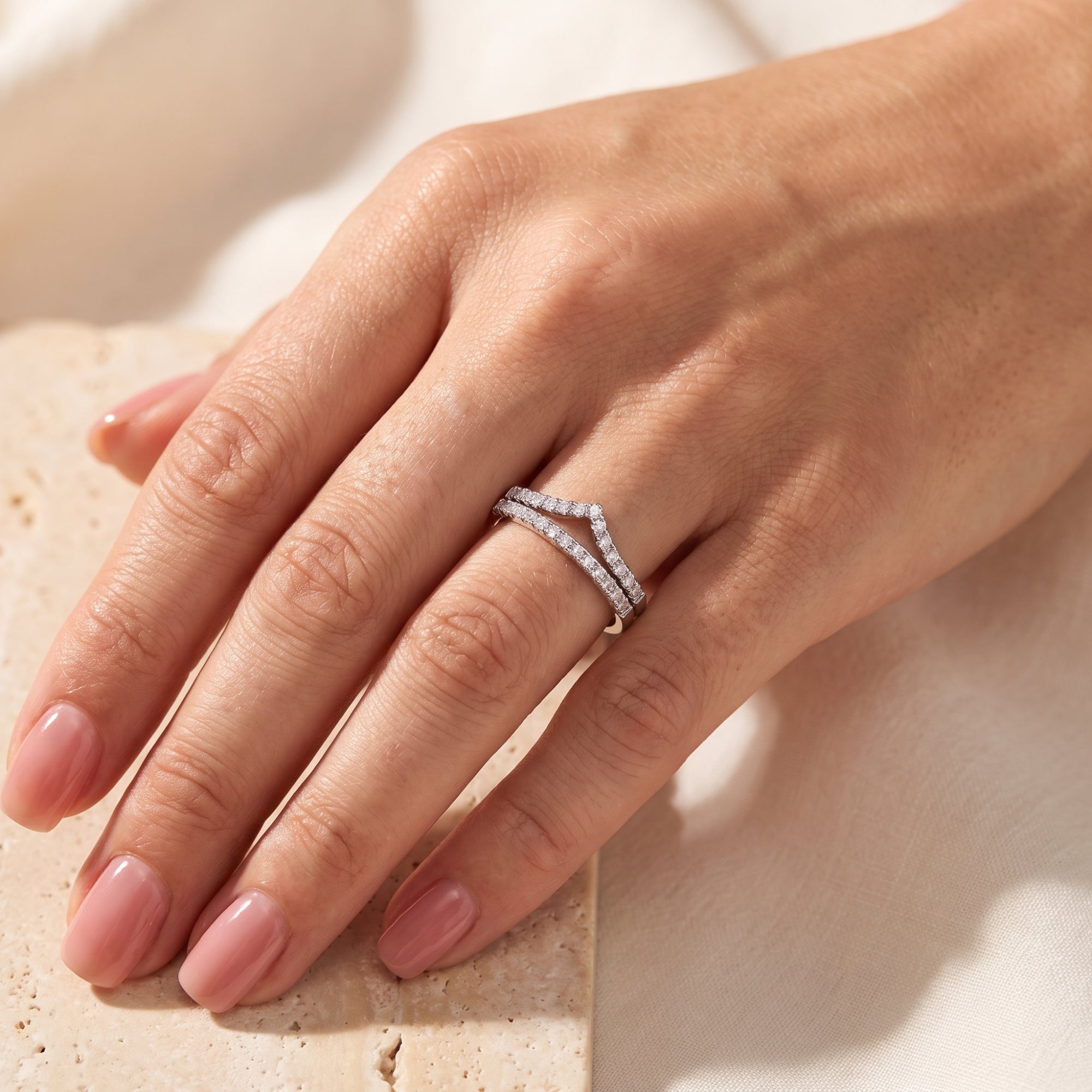 La bague à double chevron