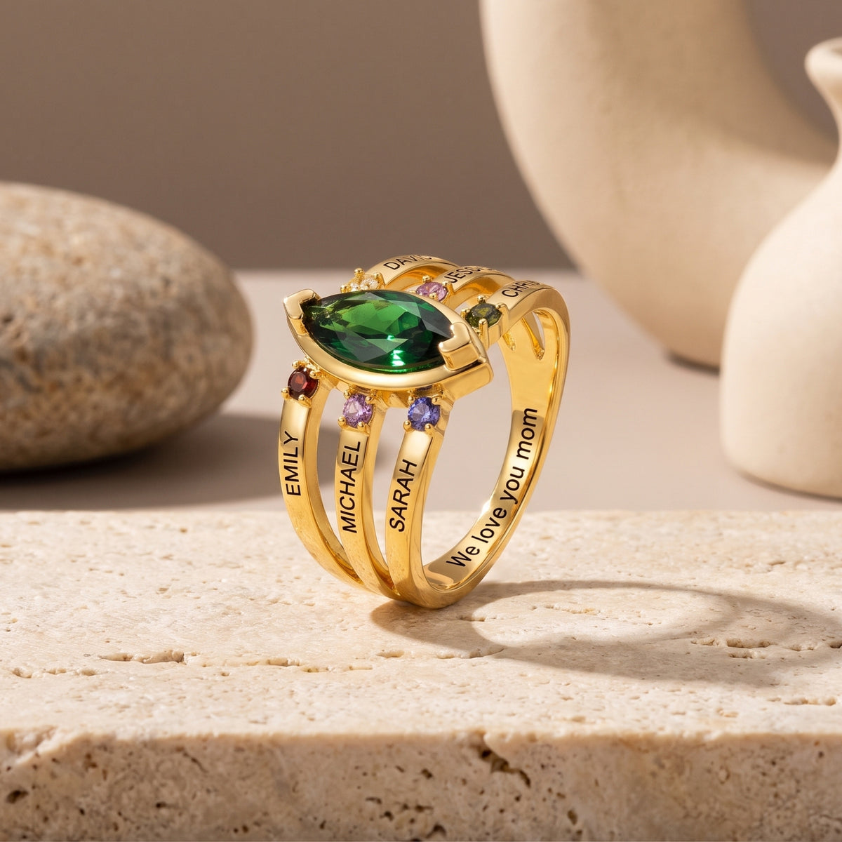 La bague marquise à anneaux multiples