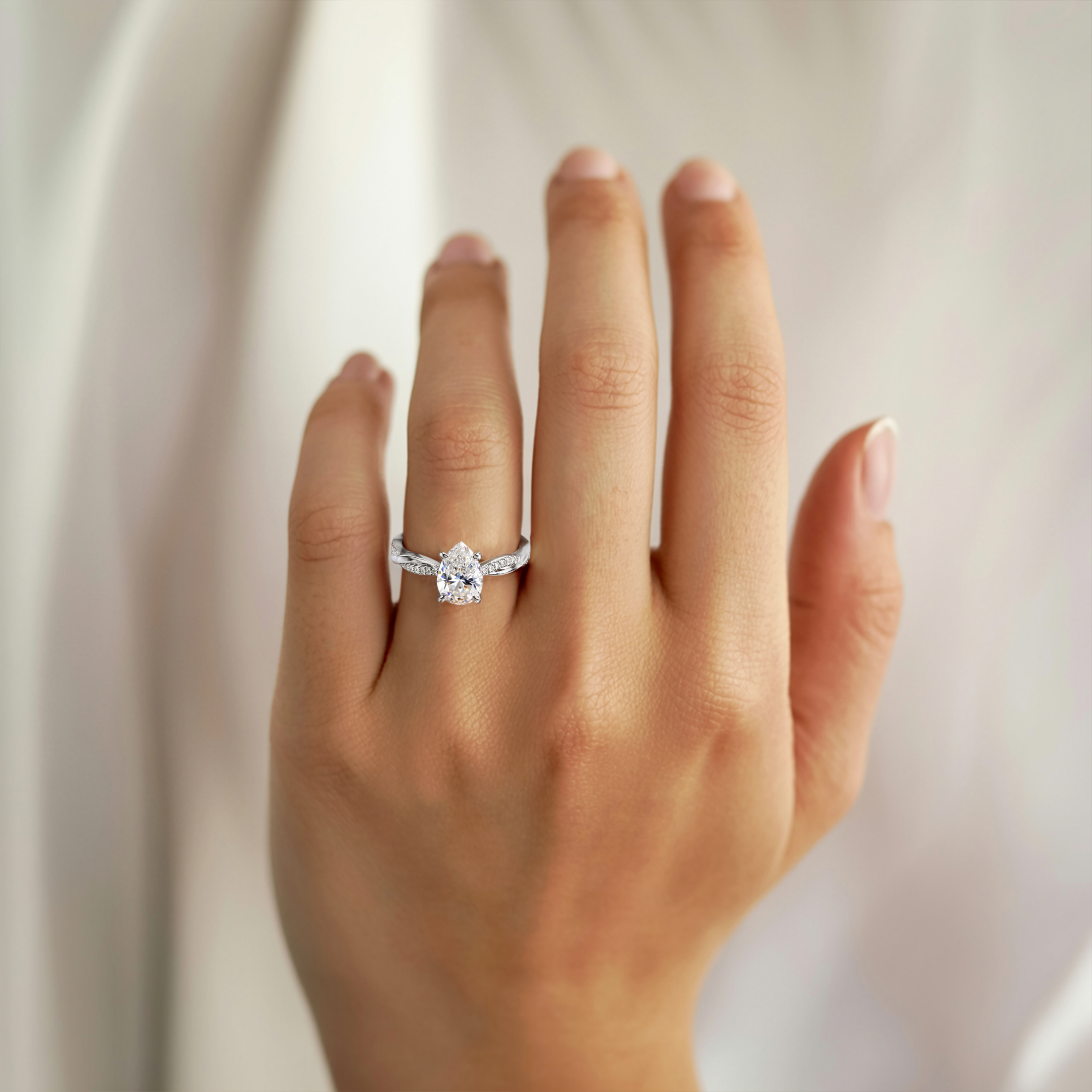 Twisted Band 1CT Pear Cut Moissanite Ring