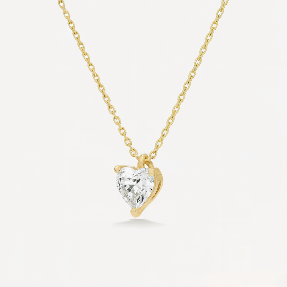 Collar con colgante de moissanita y corazón solitario