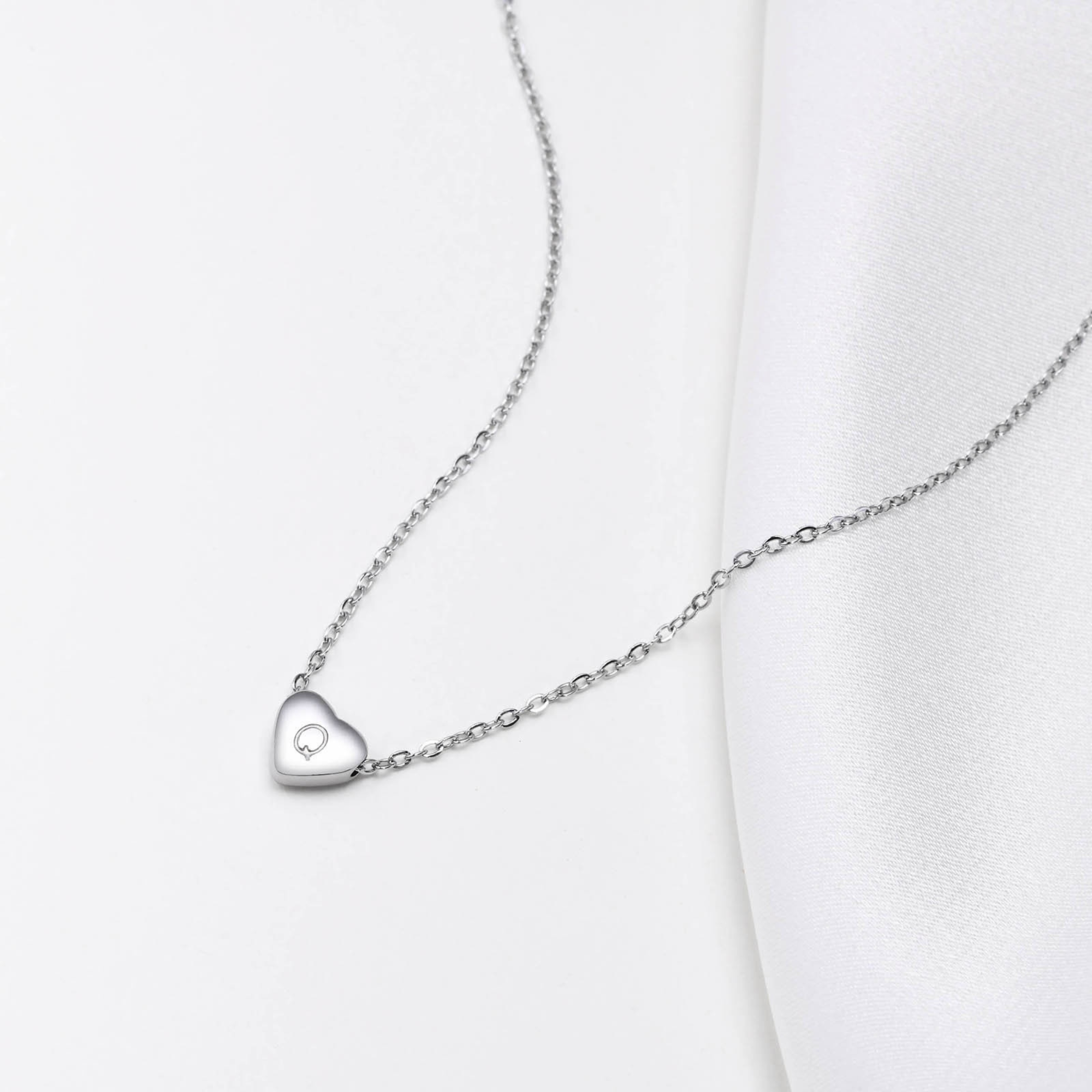 Collier personnalisé mini cœur argent avec initiale