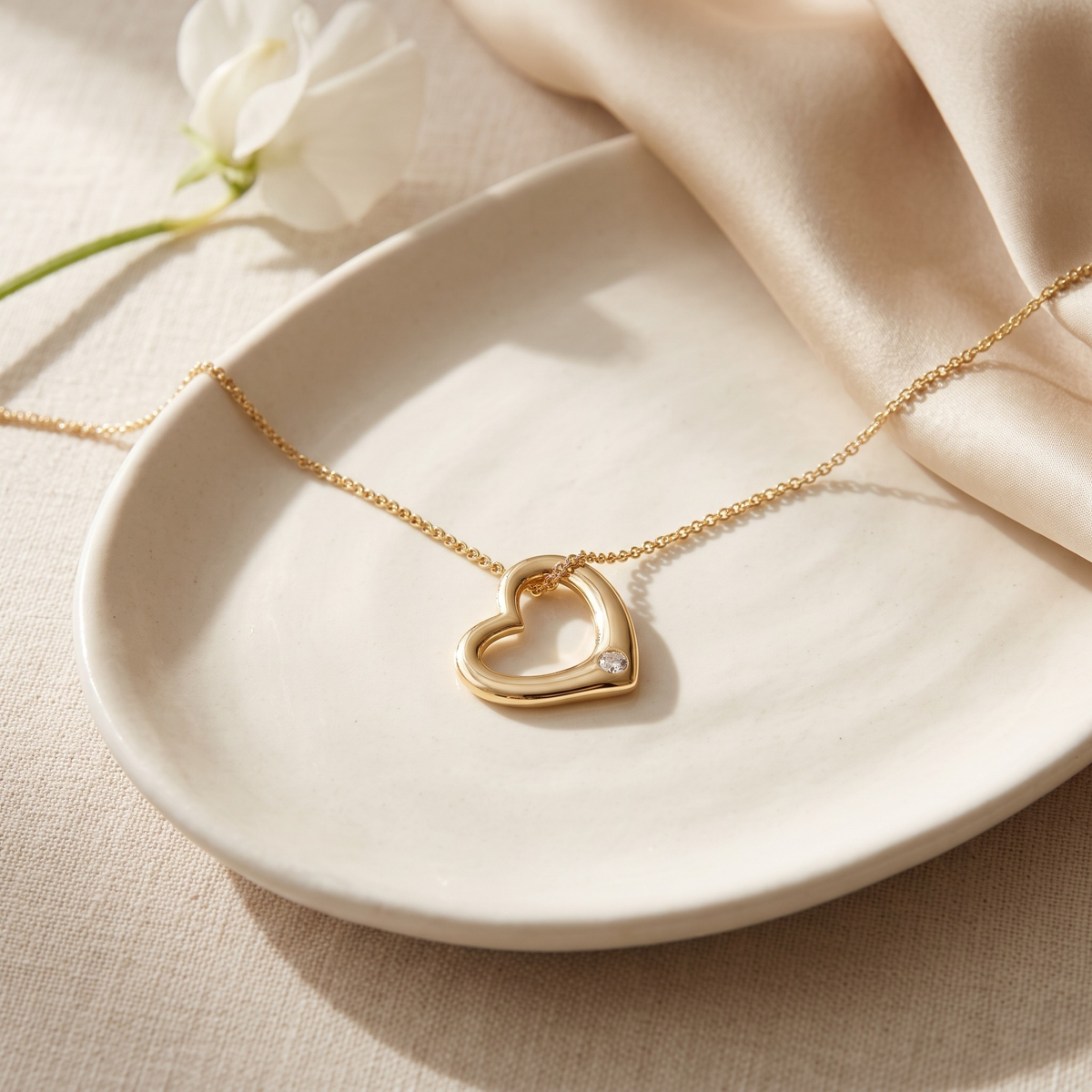 Eternal Love Diamond Heart Necklace — Gold hero