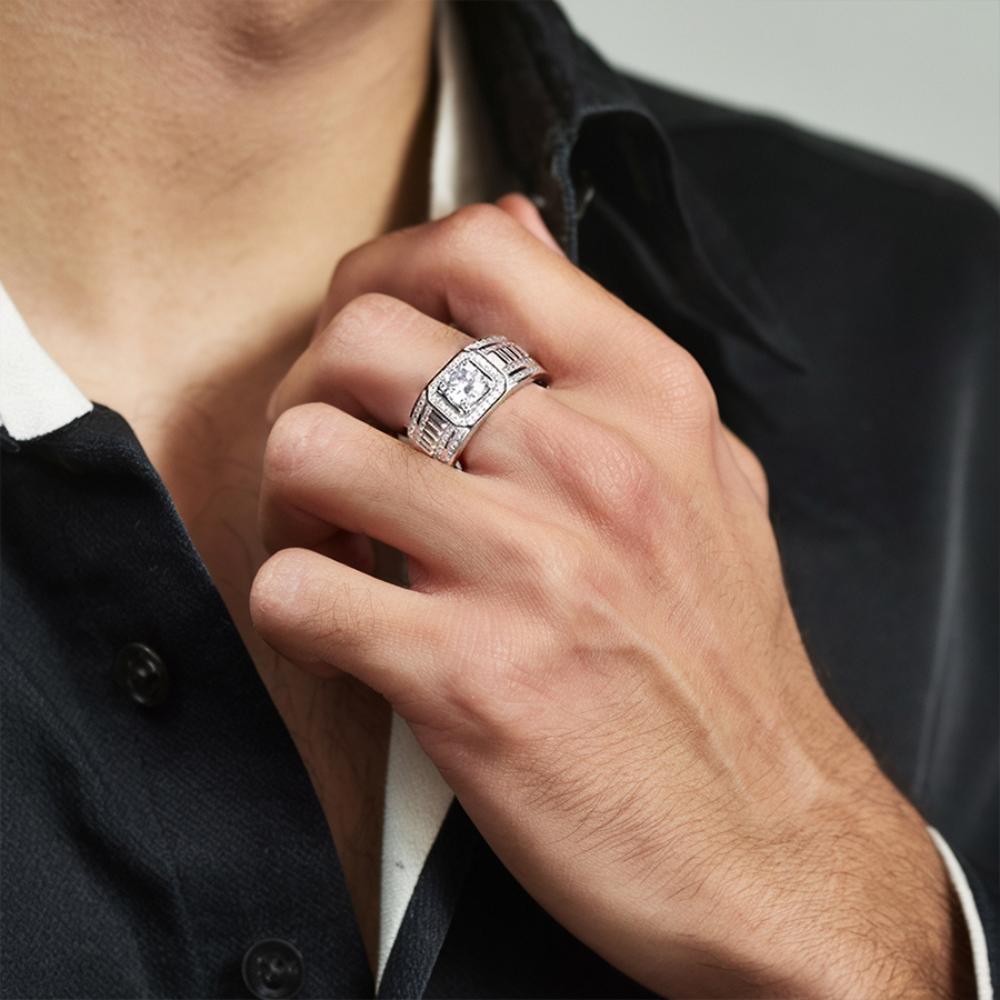Anillo solitario de moissanita de corte radiante de 5 quilates