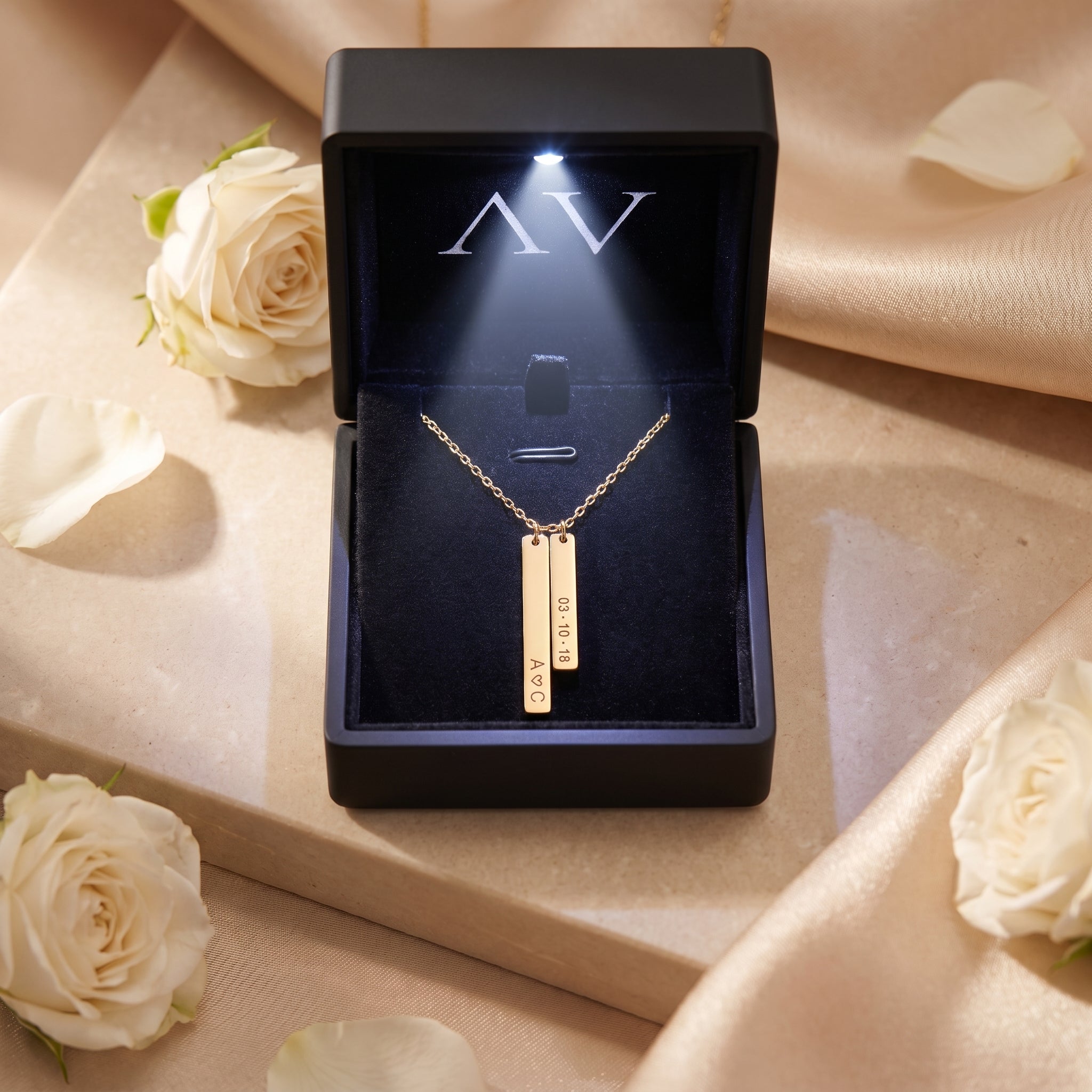 YLQ4421-necklace - Premium LED Gift Box Presentation