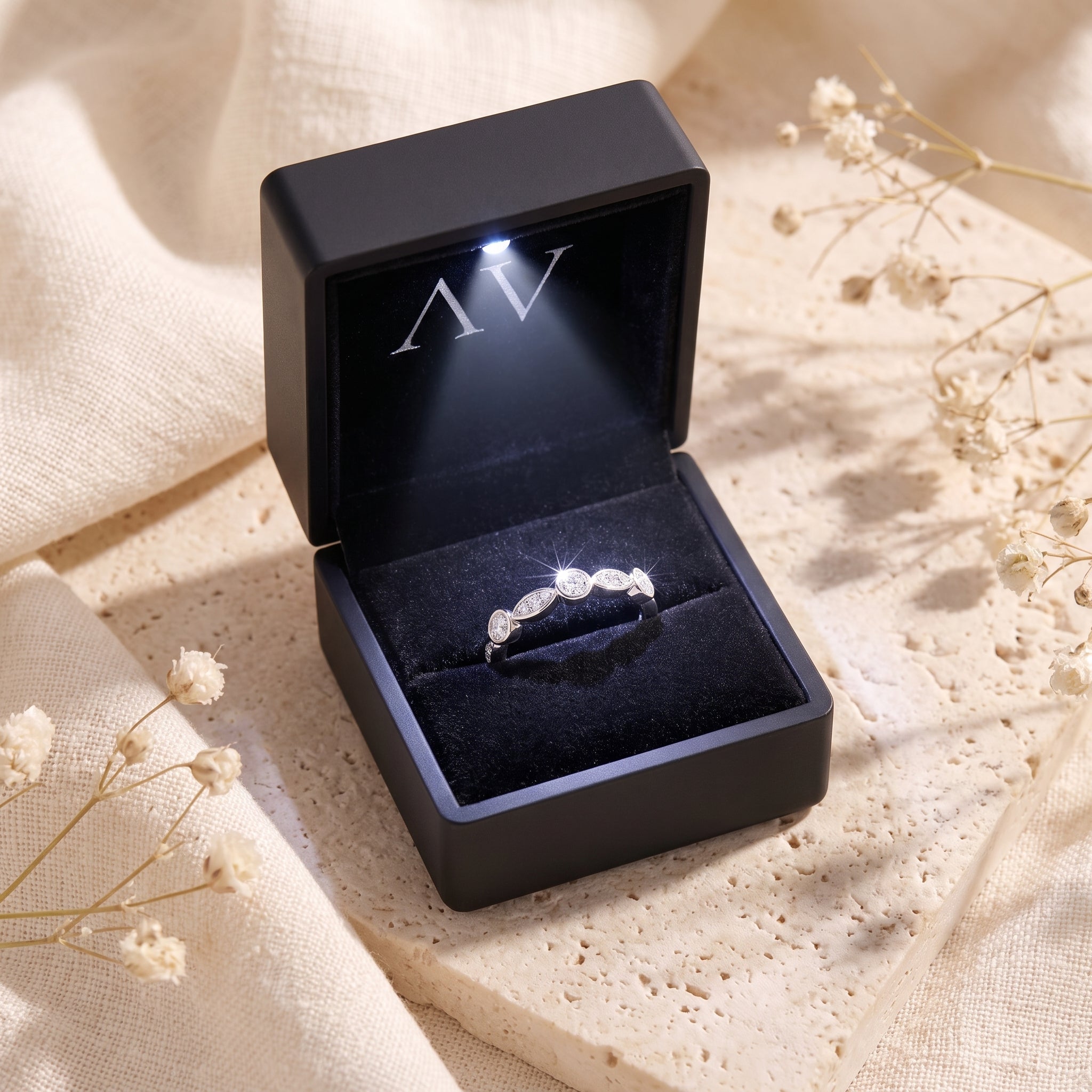 YLQ4861-rings - Premium LED Gift Box Presentation