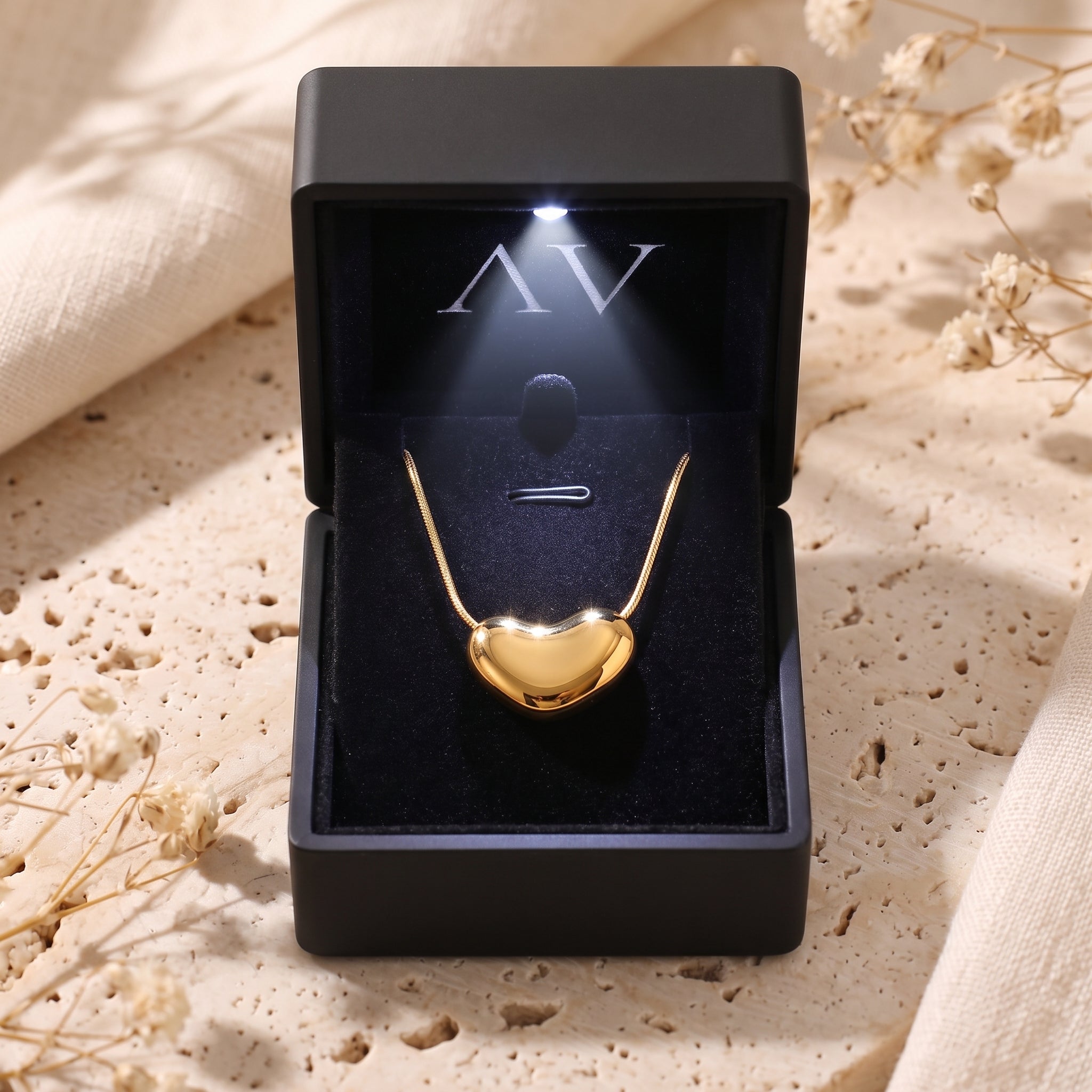 YLQ49124-NECKLACE - Premium LED Gift Box Presentation