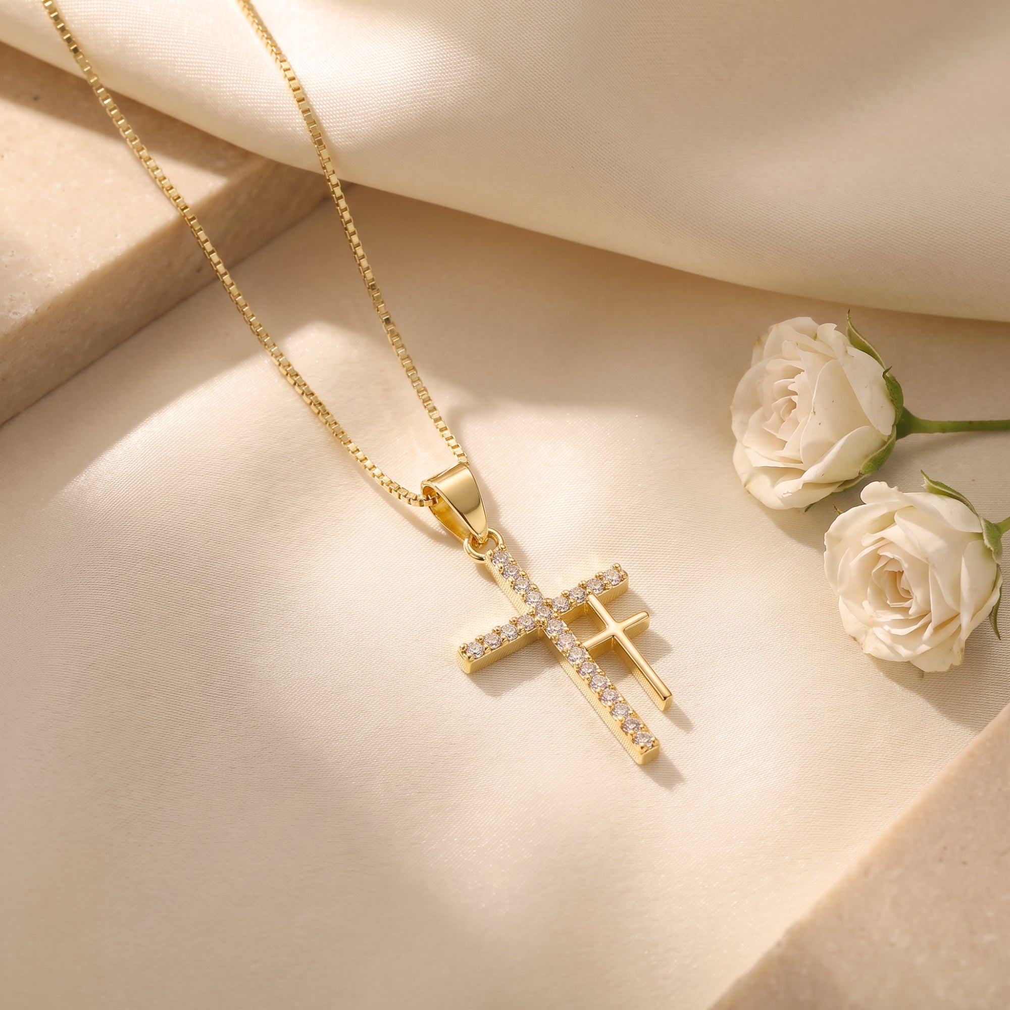 Le collier double croix Sanctum