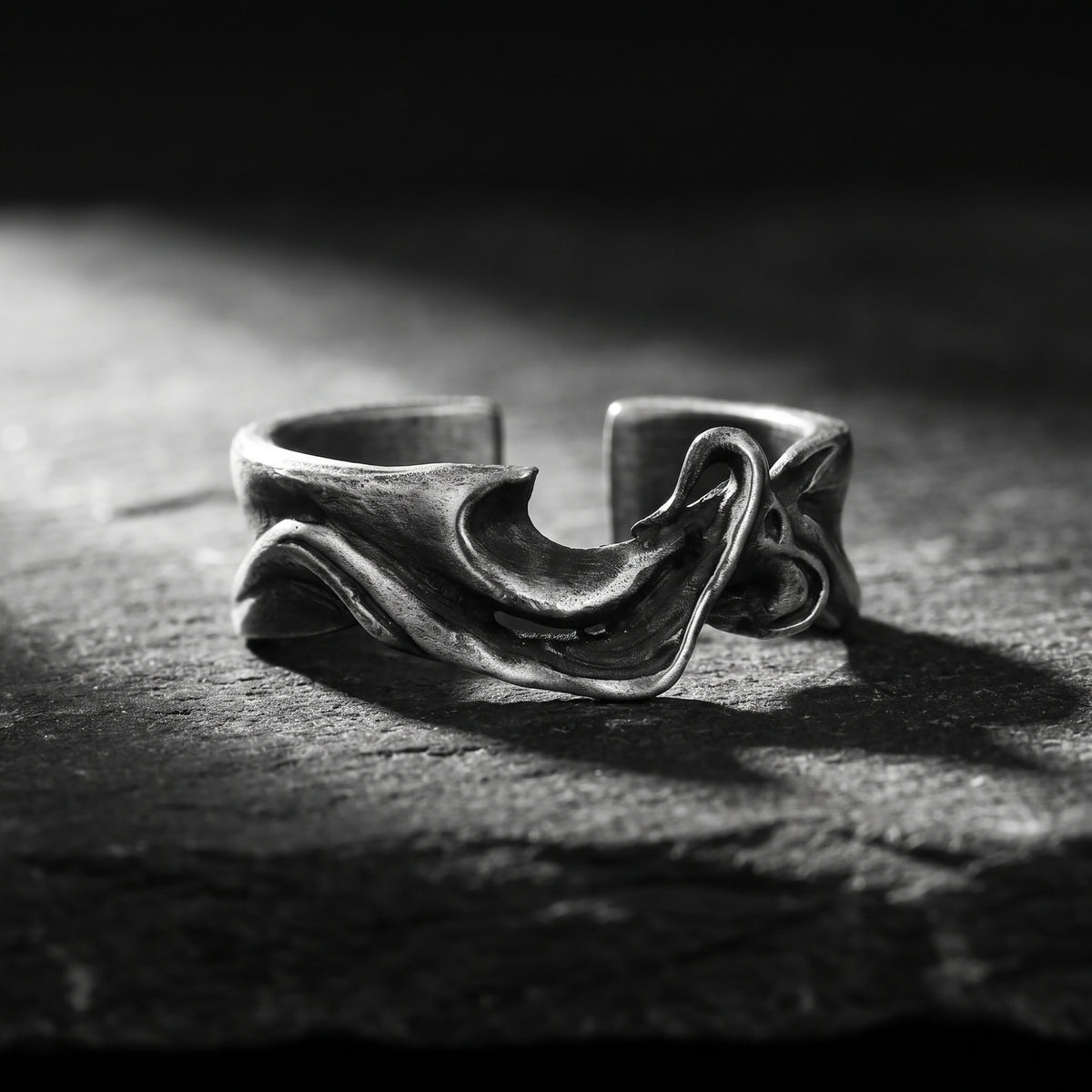 Der offene Ring „Skulpturierte Welle“