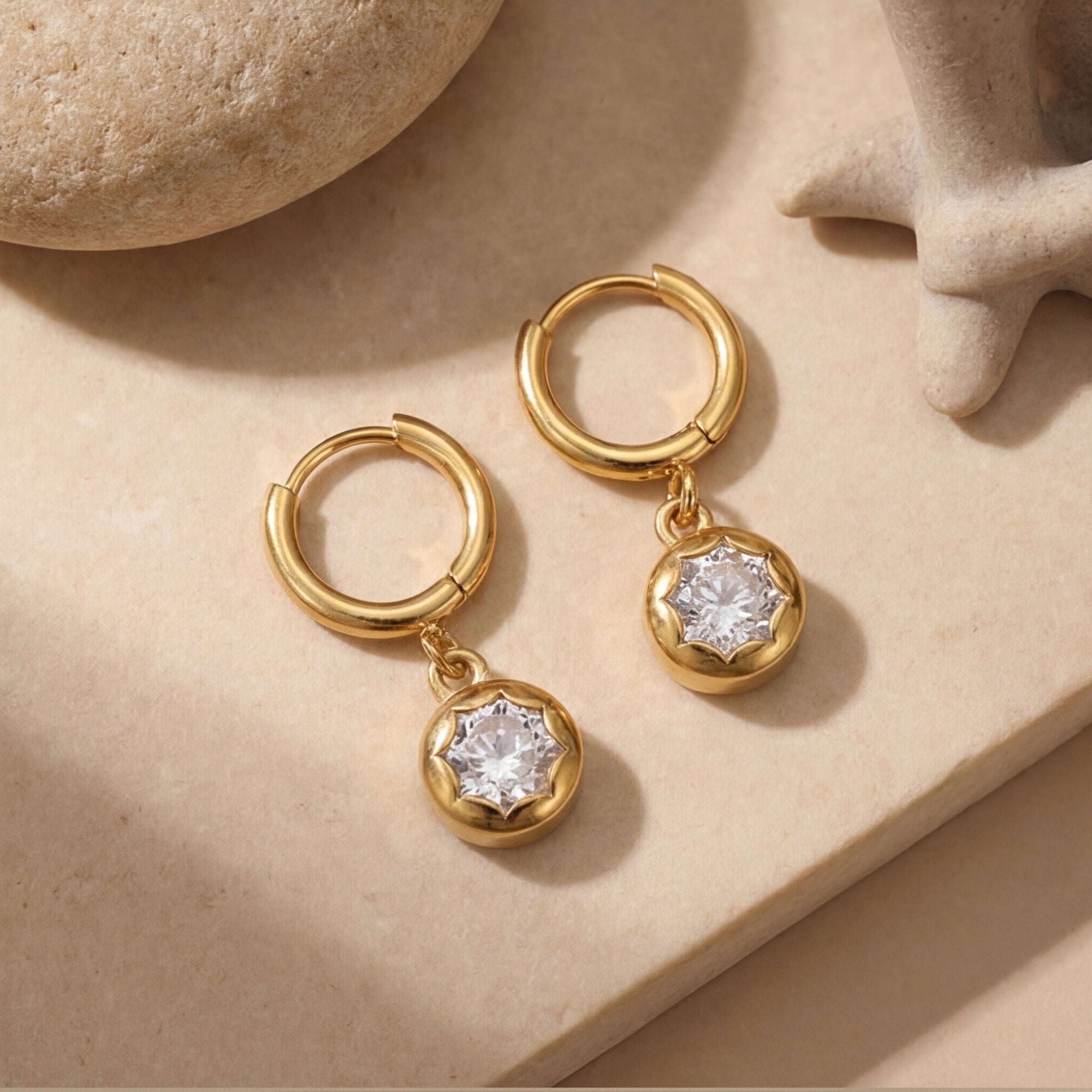 Los pendientes desmontables Astra