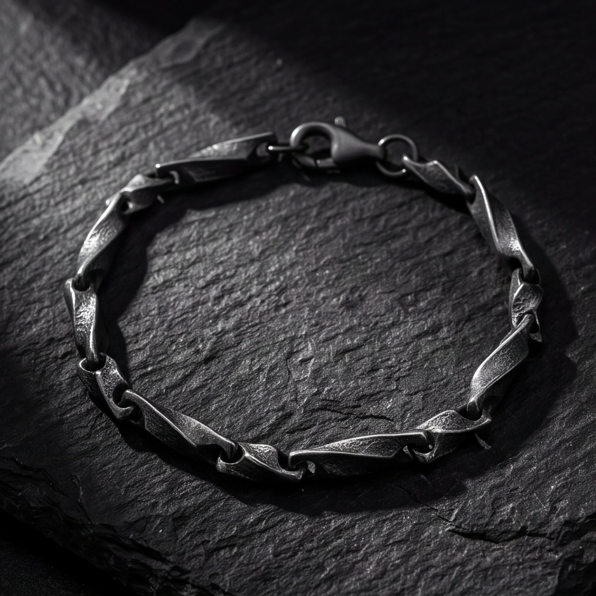 Le bracelet Forge Twisted Link