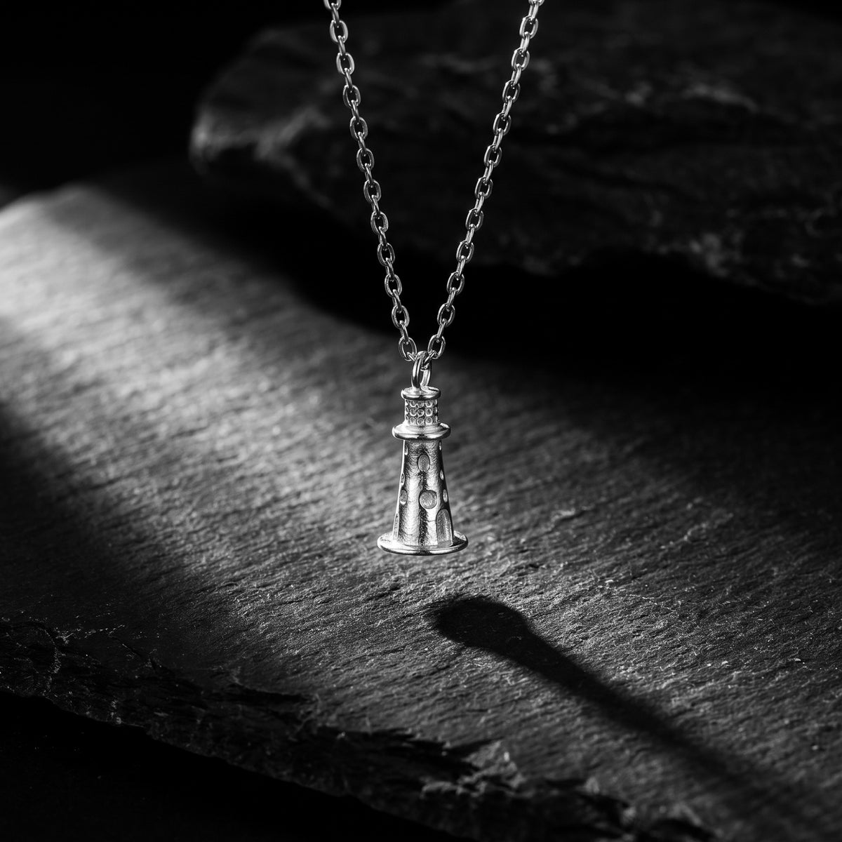 Le collier pendentif Lighthouse