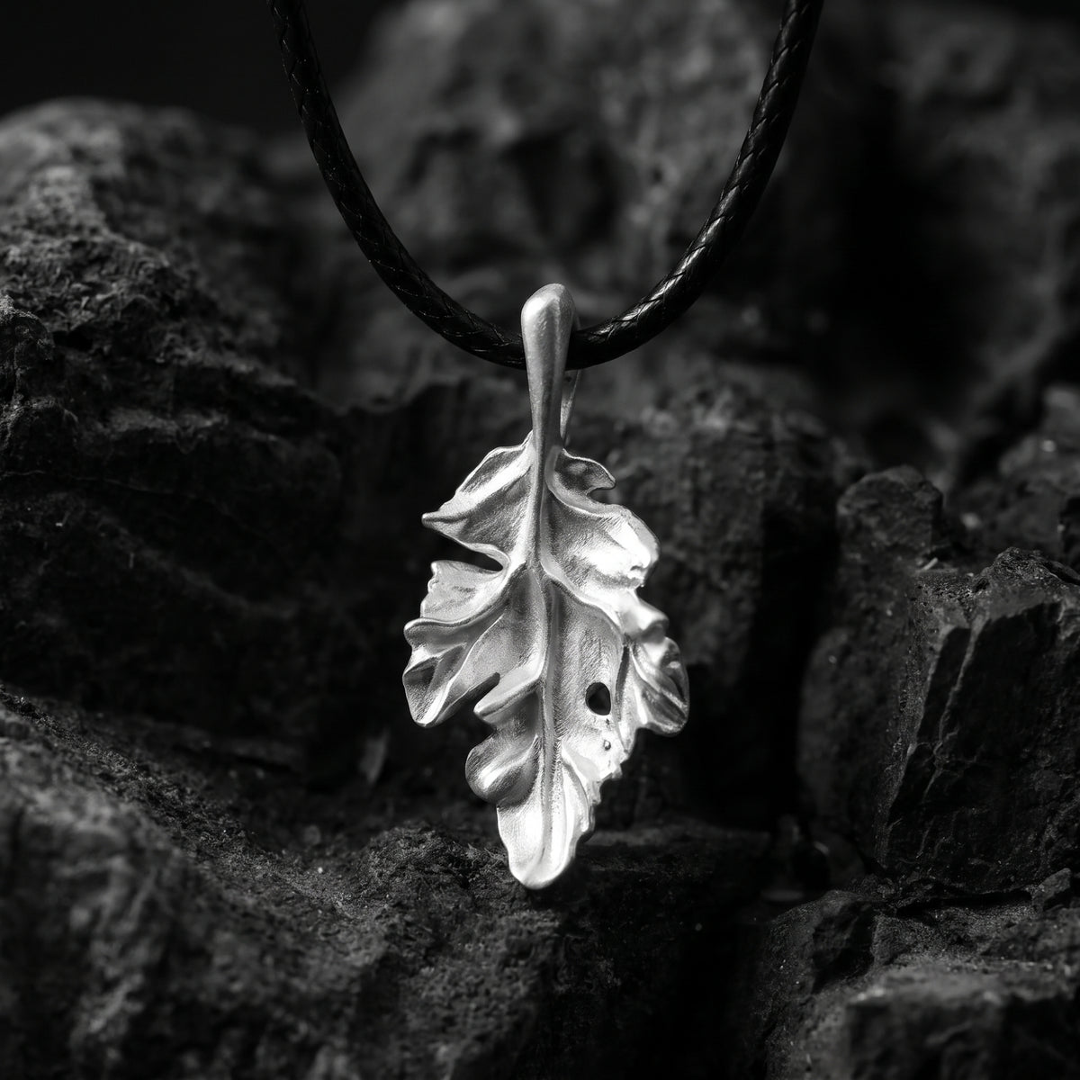De eikenblad-hangerketting