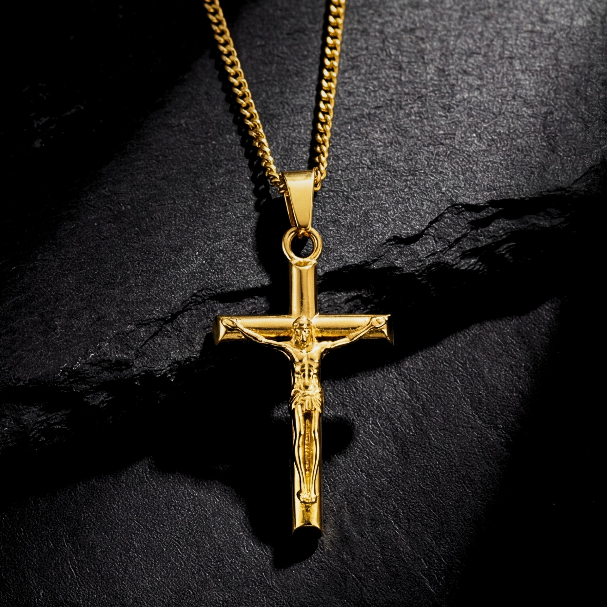 PHENOMENON ×GARNI Large Cross Necklace Gold Crucifix Pendant Necklace - 316L Stainless Steel - Tarnish
