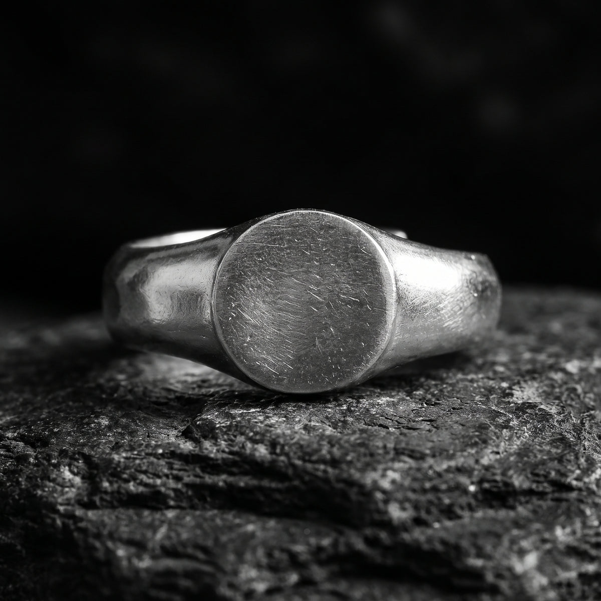 Der Apex-Ring mit offenem Band