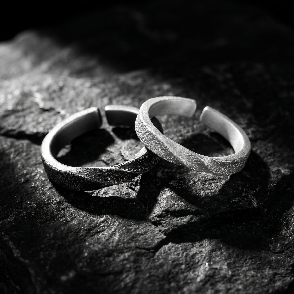 La bague ouverte à texture
