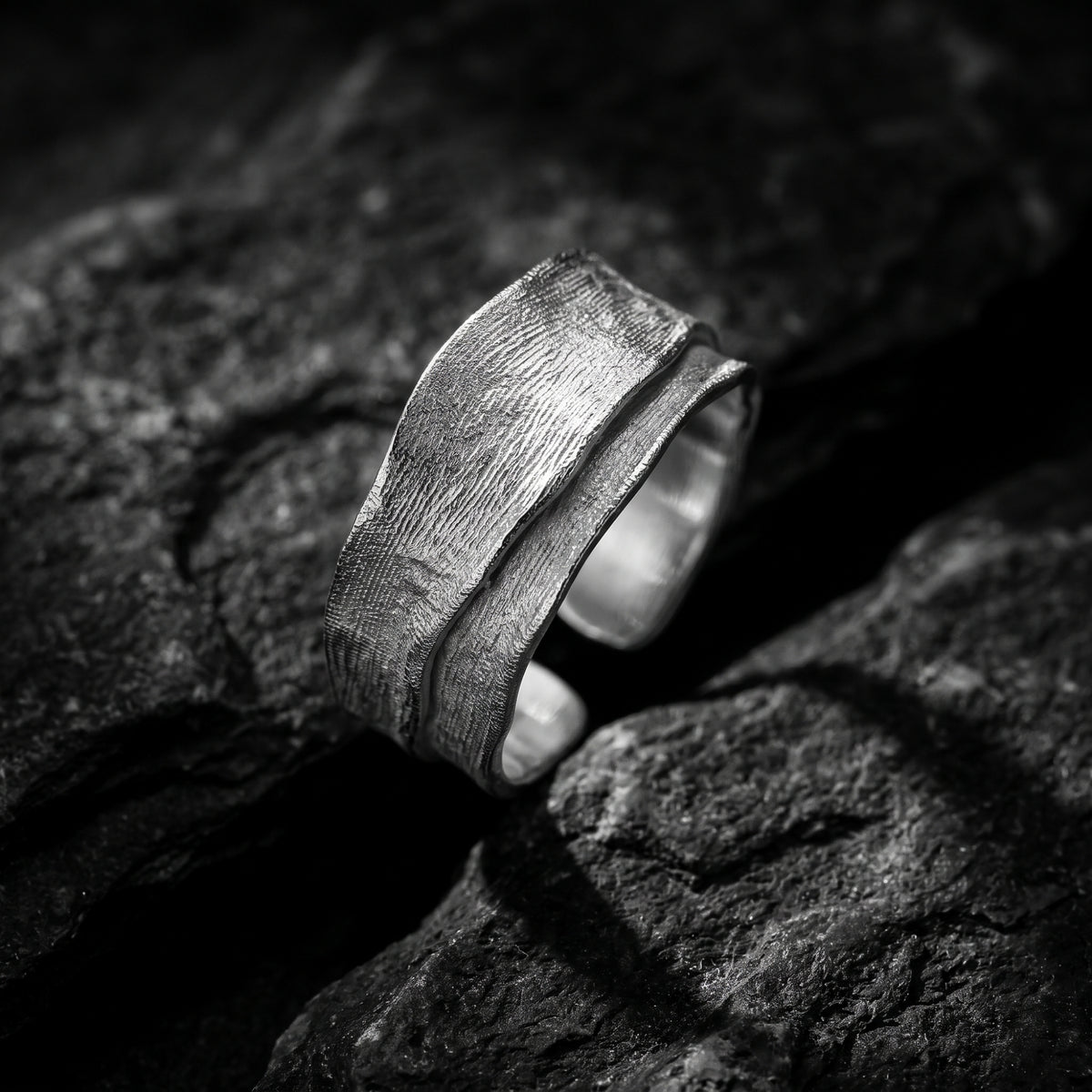 The Strata Overlap Ring
