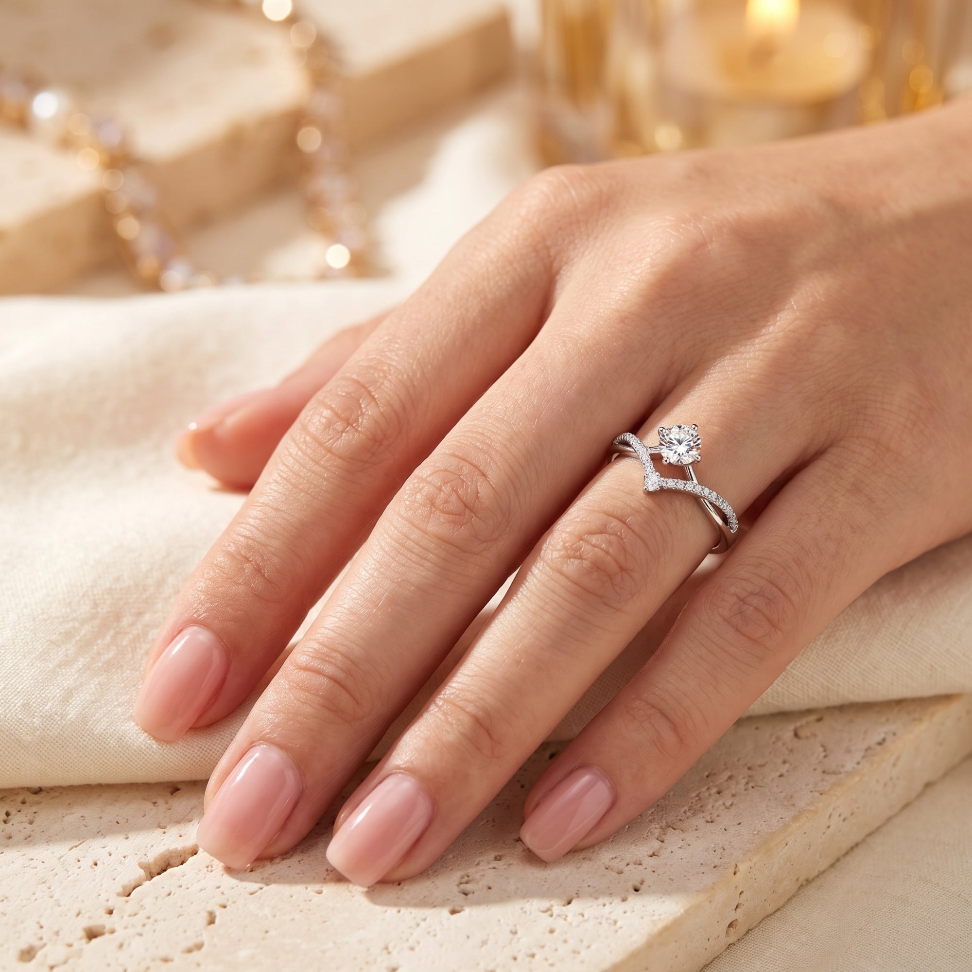 La bague solitaire Chevron