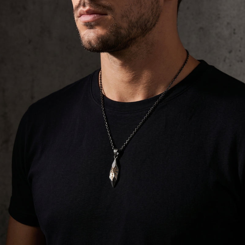 El collar talismán del solsticio