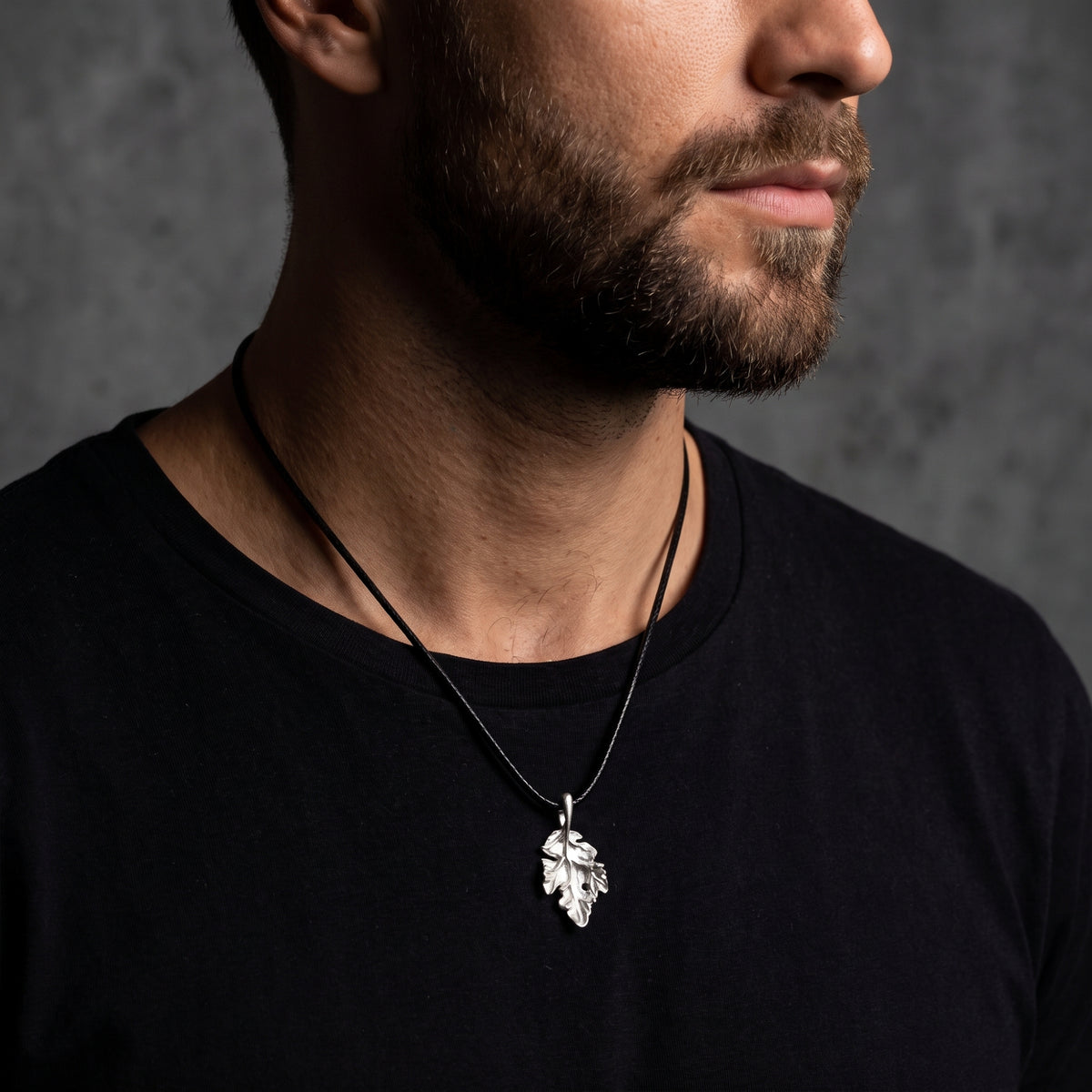 De eikenblad-hangerketting