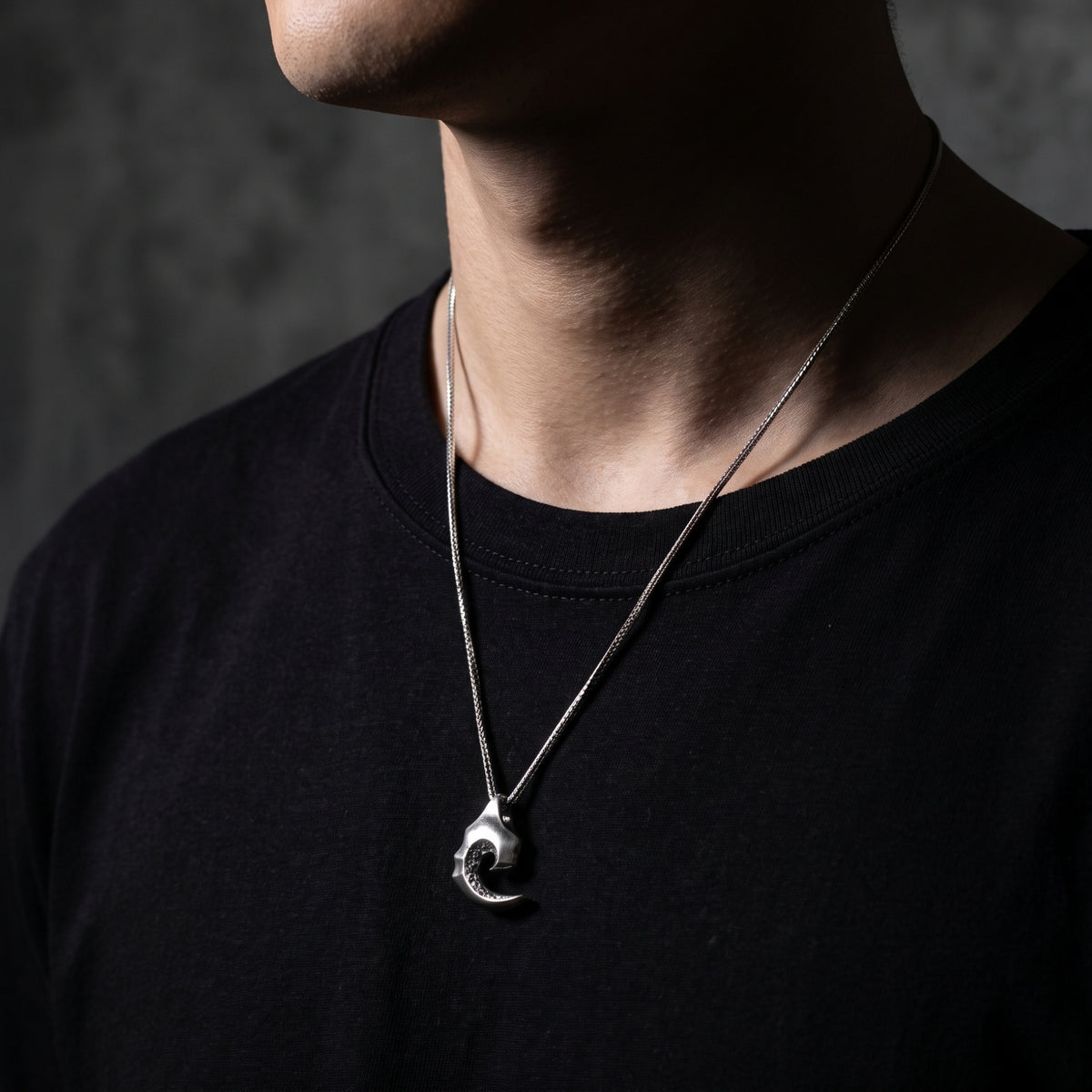 El collar de volutas de marea