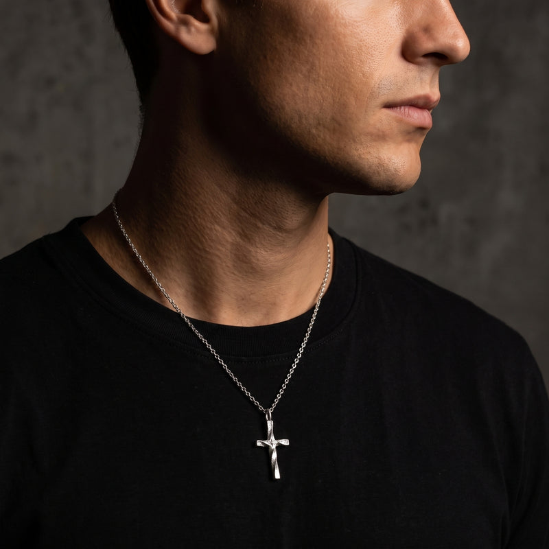 Die Halskette Twisted Cross