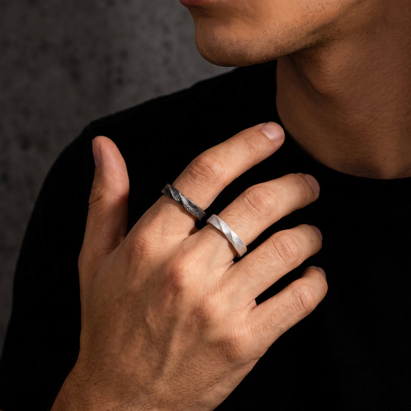 La bague ouverte à texture
