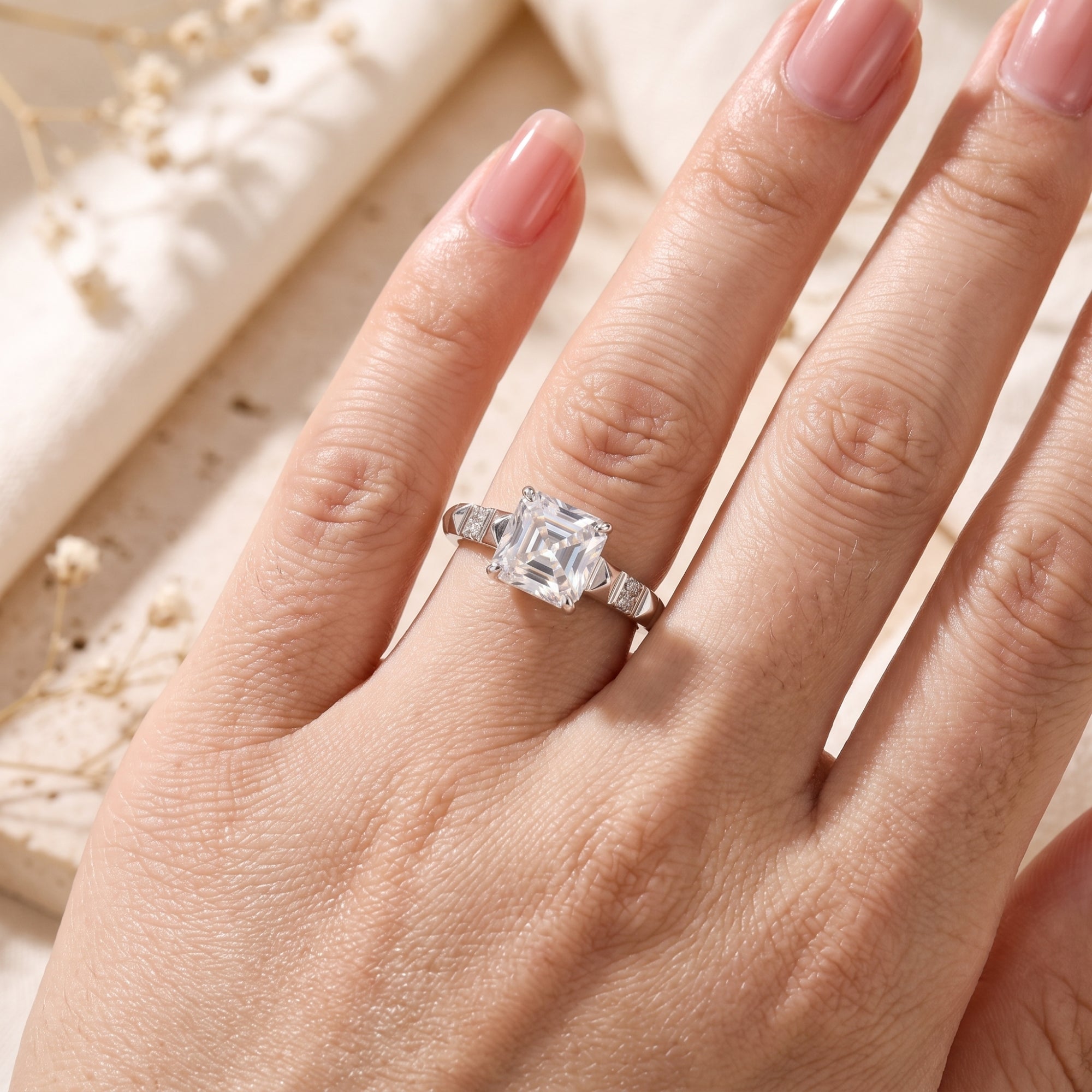 La bague solitaire taille radiant Valo